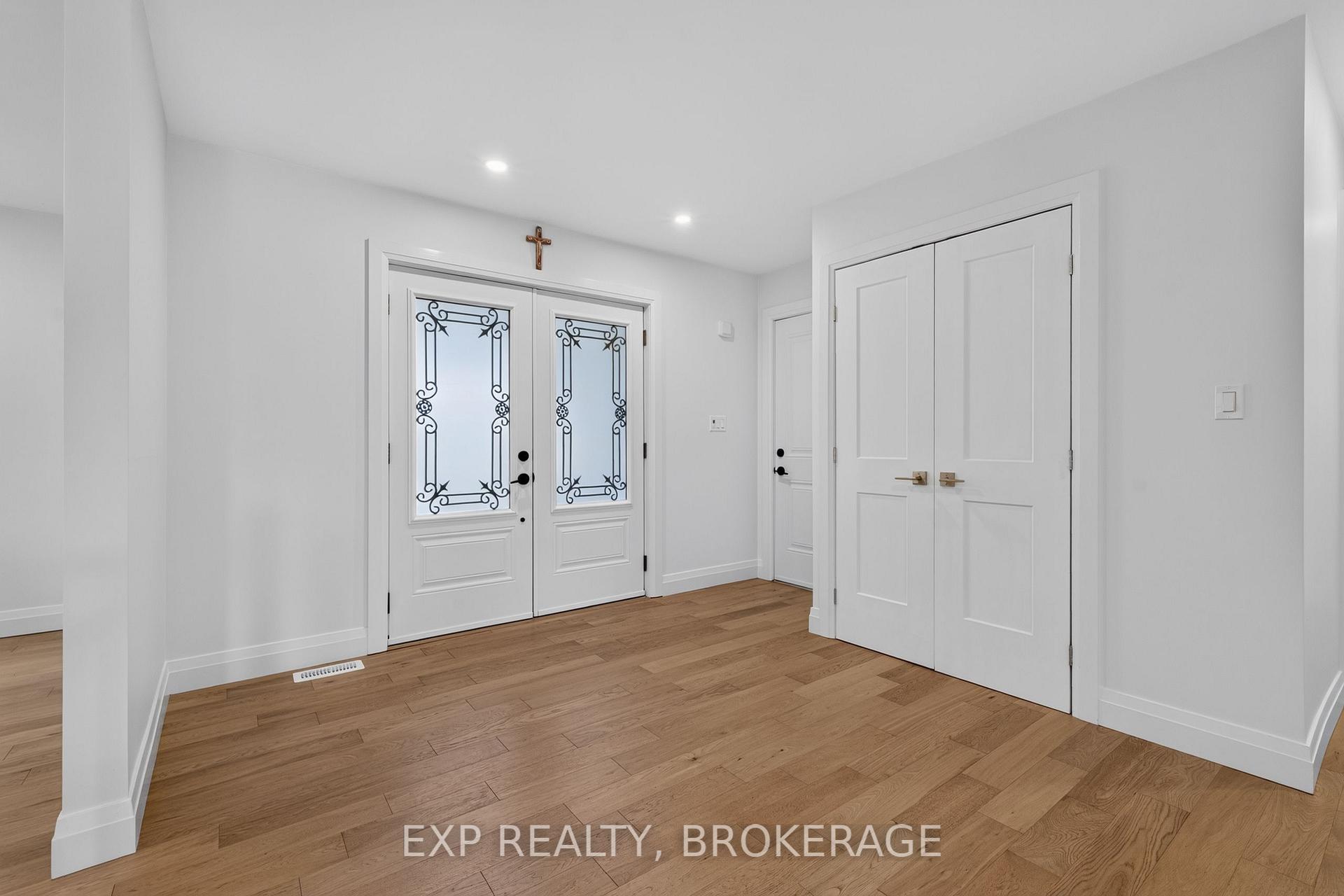 Photo 4 of 1146 Dunham Street, Kingston, North of Taylor-Kidd Blvd — HOMEH