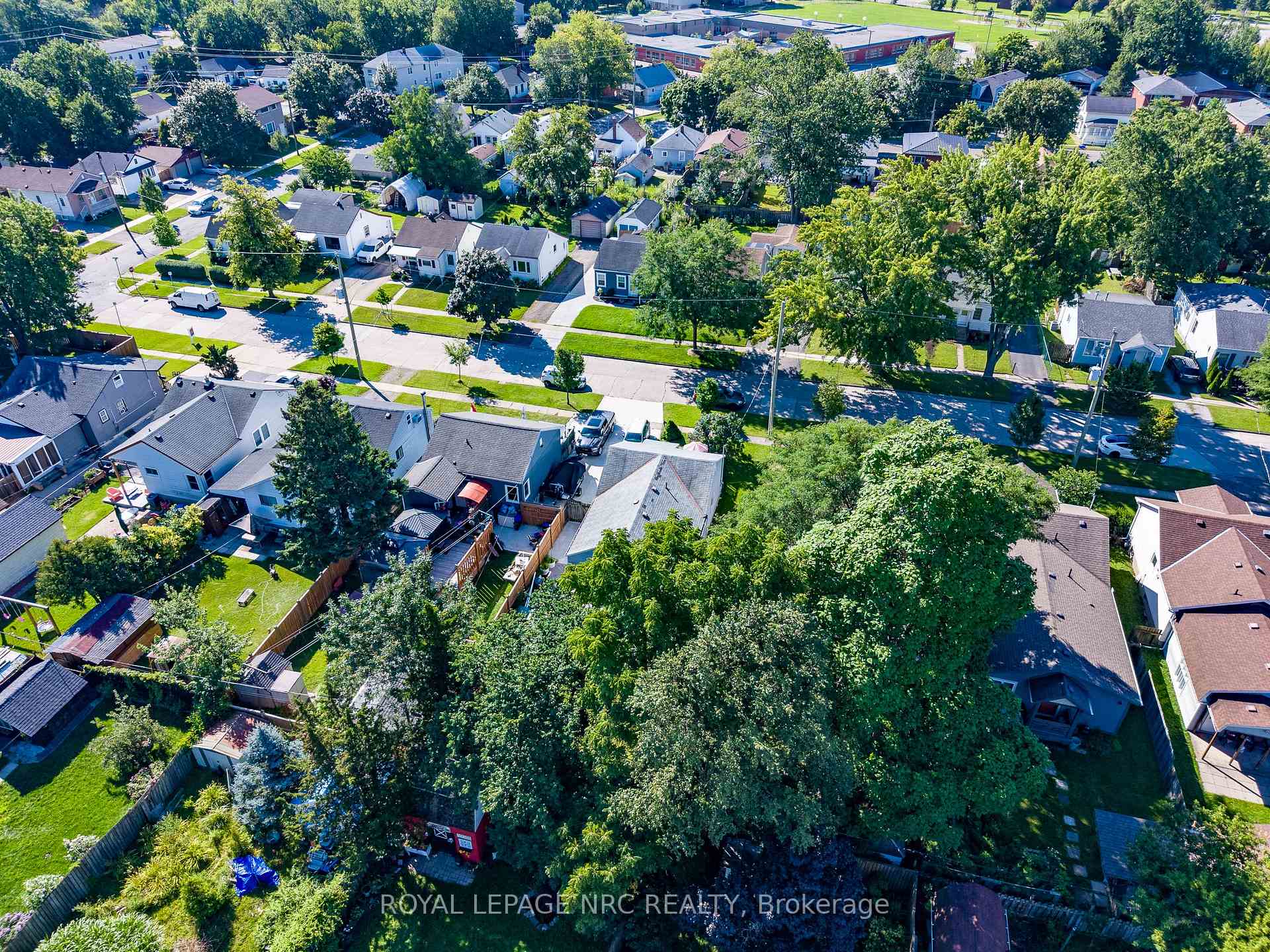 Photo 4 of 14 Hilda Street, St. Catharines, Western Hill — HOMEH
