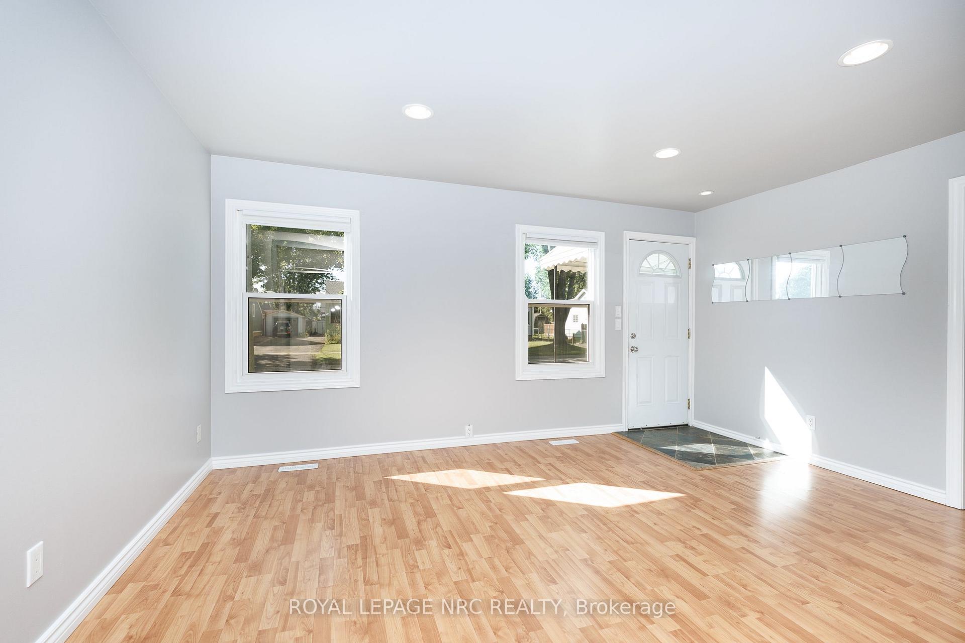 Photo 12 of 14 Hilda Street, St. Catharines, Western Hill — HOMEH
