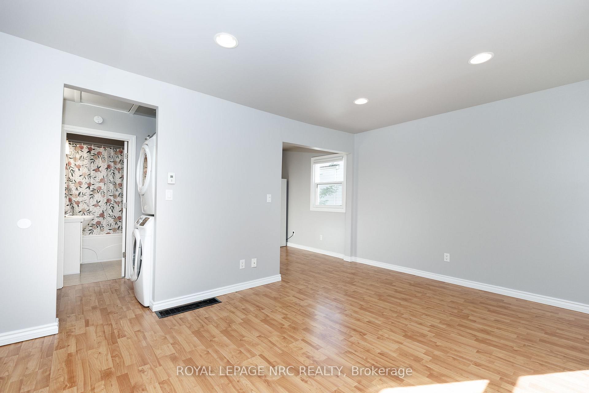 Photo 13 of 14 Hilda Street, St. Catharines, Western Hill — HOMEH