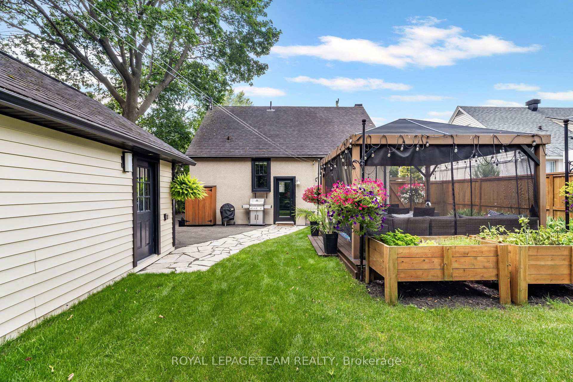 Photo 29 of 185 Camelia Avenue, Ottawa, Manor Park — HOMEH