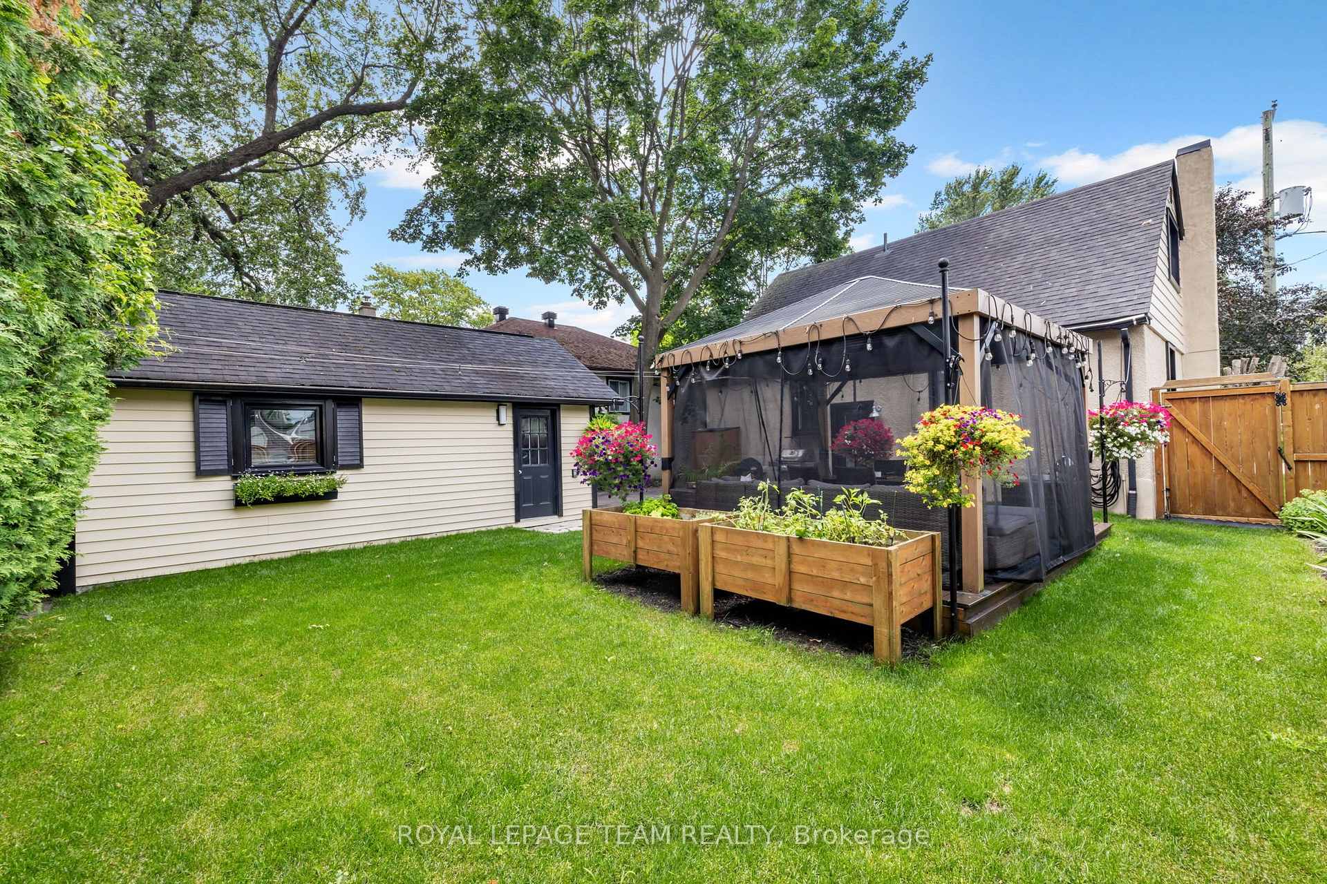 Photo 30 of 185 Camelia Avenue, Ottawa, Manor Park — HOMEH