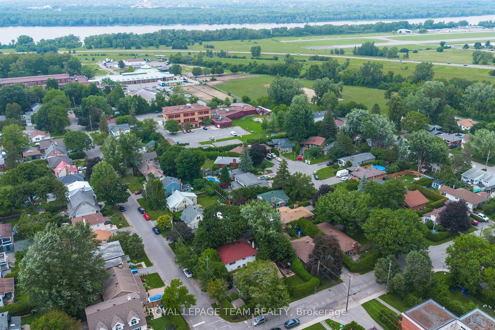 Photo 36 of 185 Camelia Avenue, Ottawa, Manor Park — HOMEH