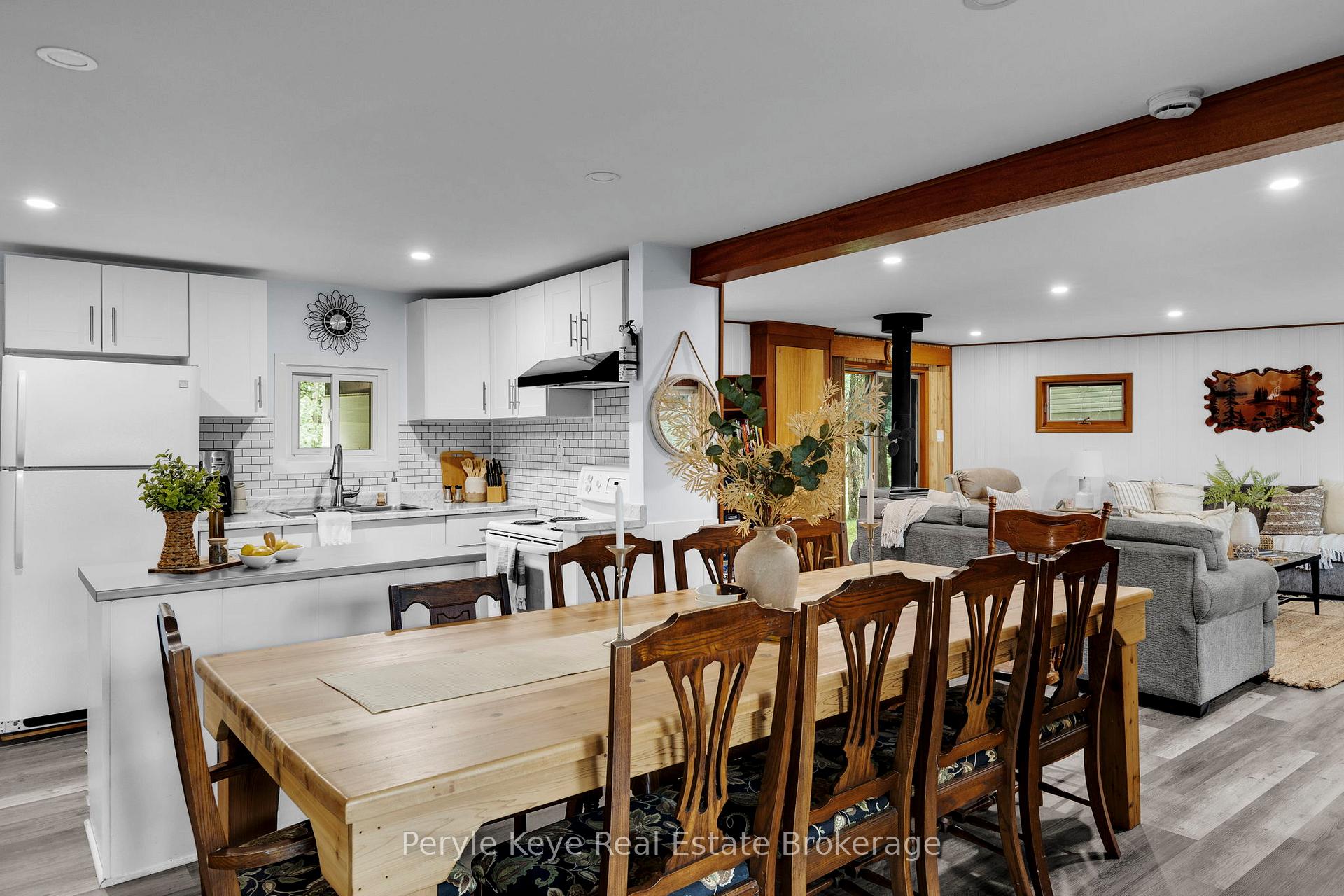 Photo 9 of 1025 & 1027 Big Island Road, Bracebridge, Draper — HOMEH