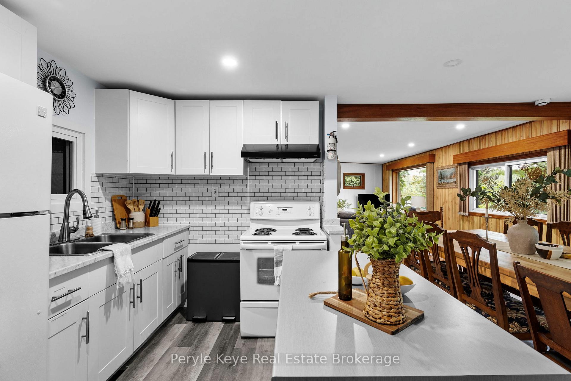 Photo 13 of 1025 & 1027 Big Island Road, Bracebridge, Draper — HOMEH