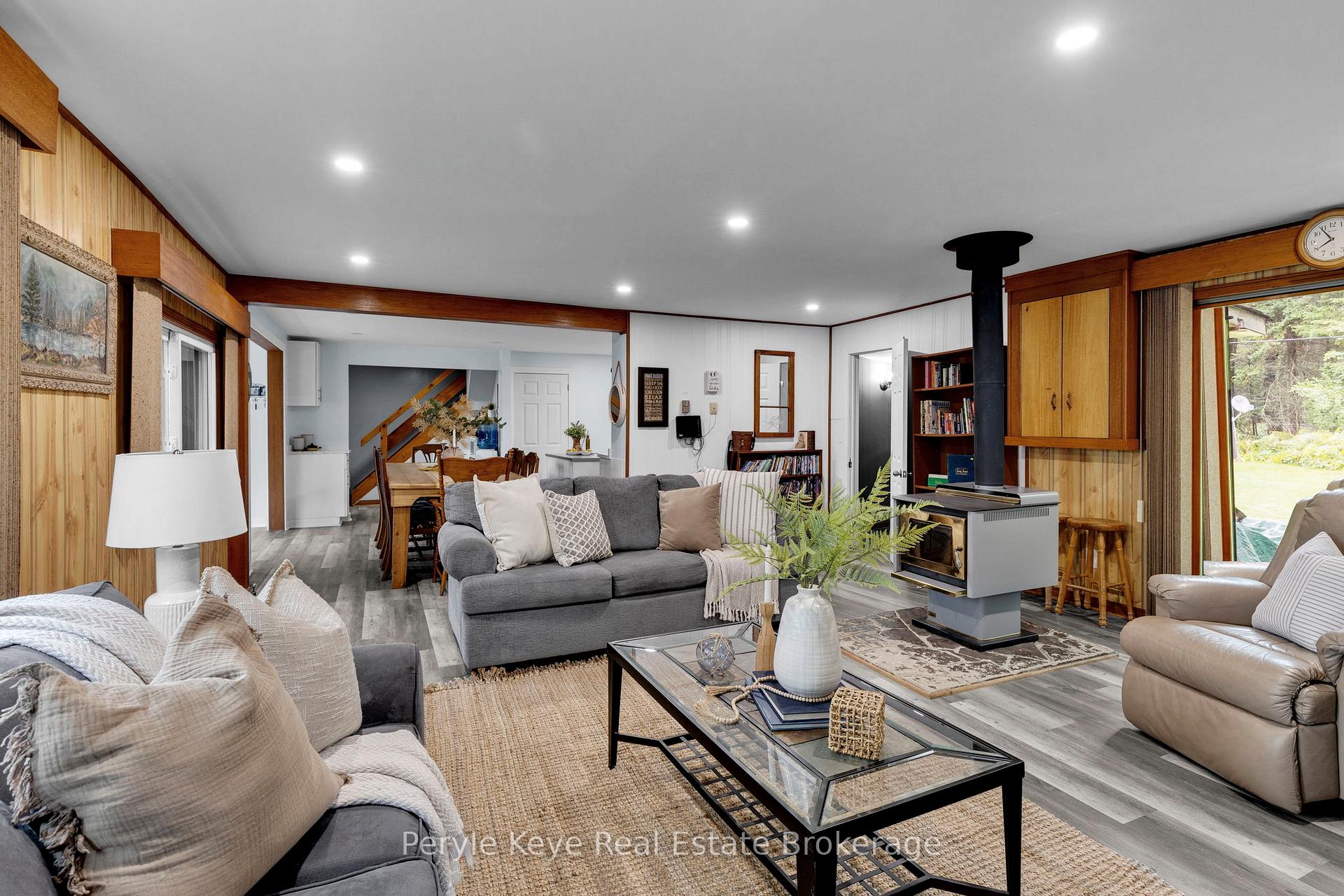 Photo 16 of 1025 & 1027 Big Island Road, Bracebridge, Draper — HOMEH