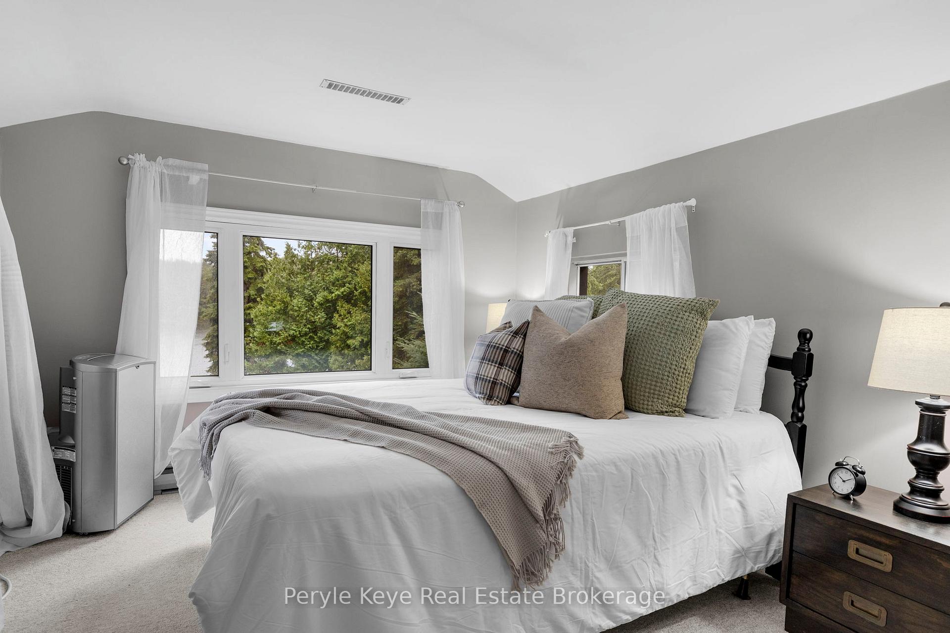 Photo 18 of 1025 & 1027 Big Island Road, Bracebridge, Draper — HOMEH