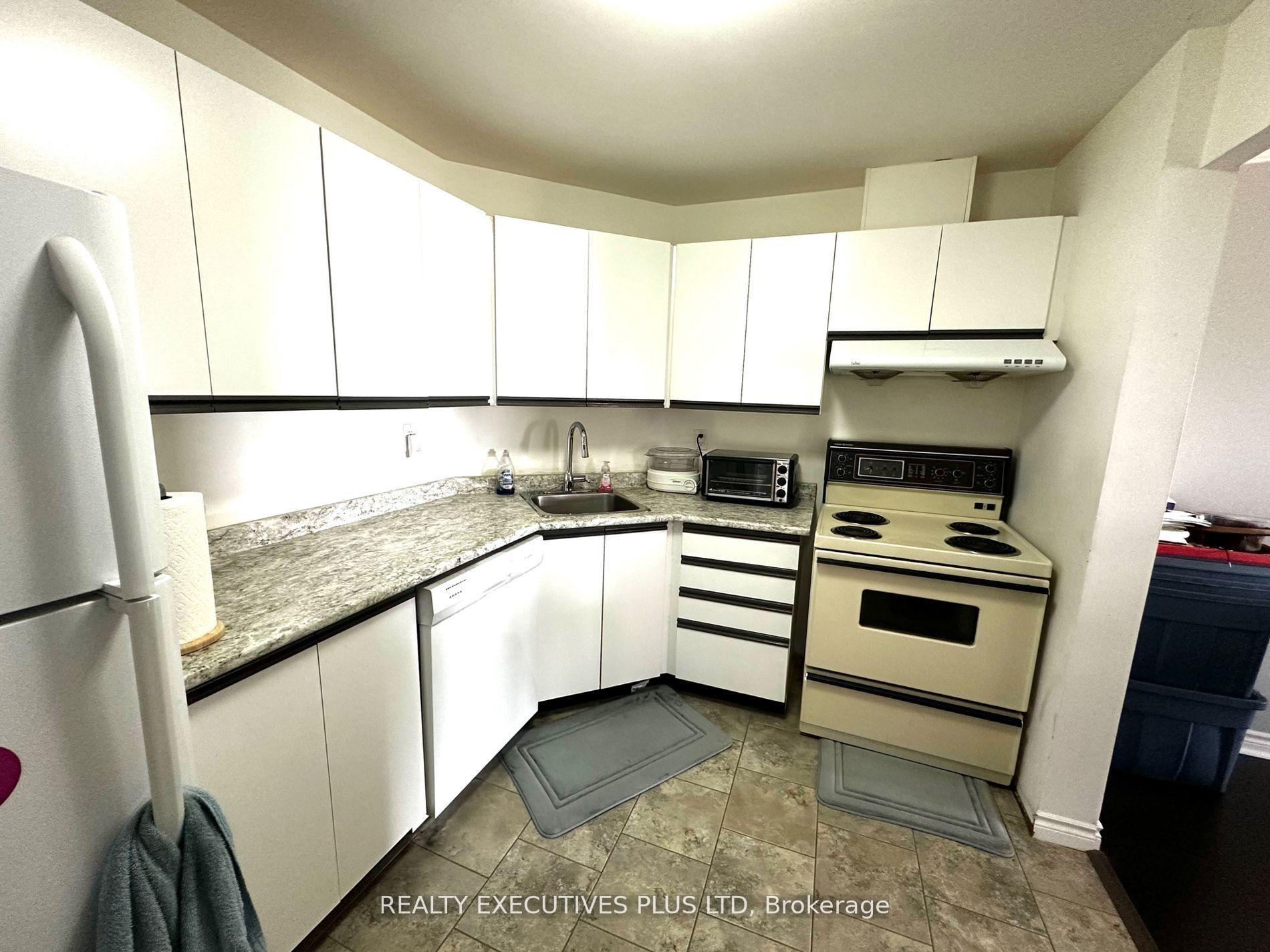 Photo 3 of Unit 806, 858 Commissioners Road E, London, South H — HOMEH