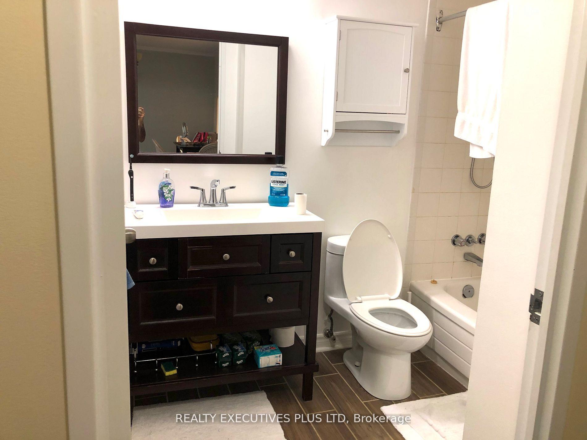 Photo 10 of Unit 806, 858 Commissioners Road E, London, South H — HOMEH
