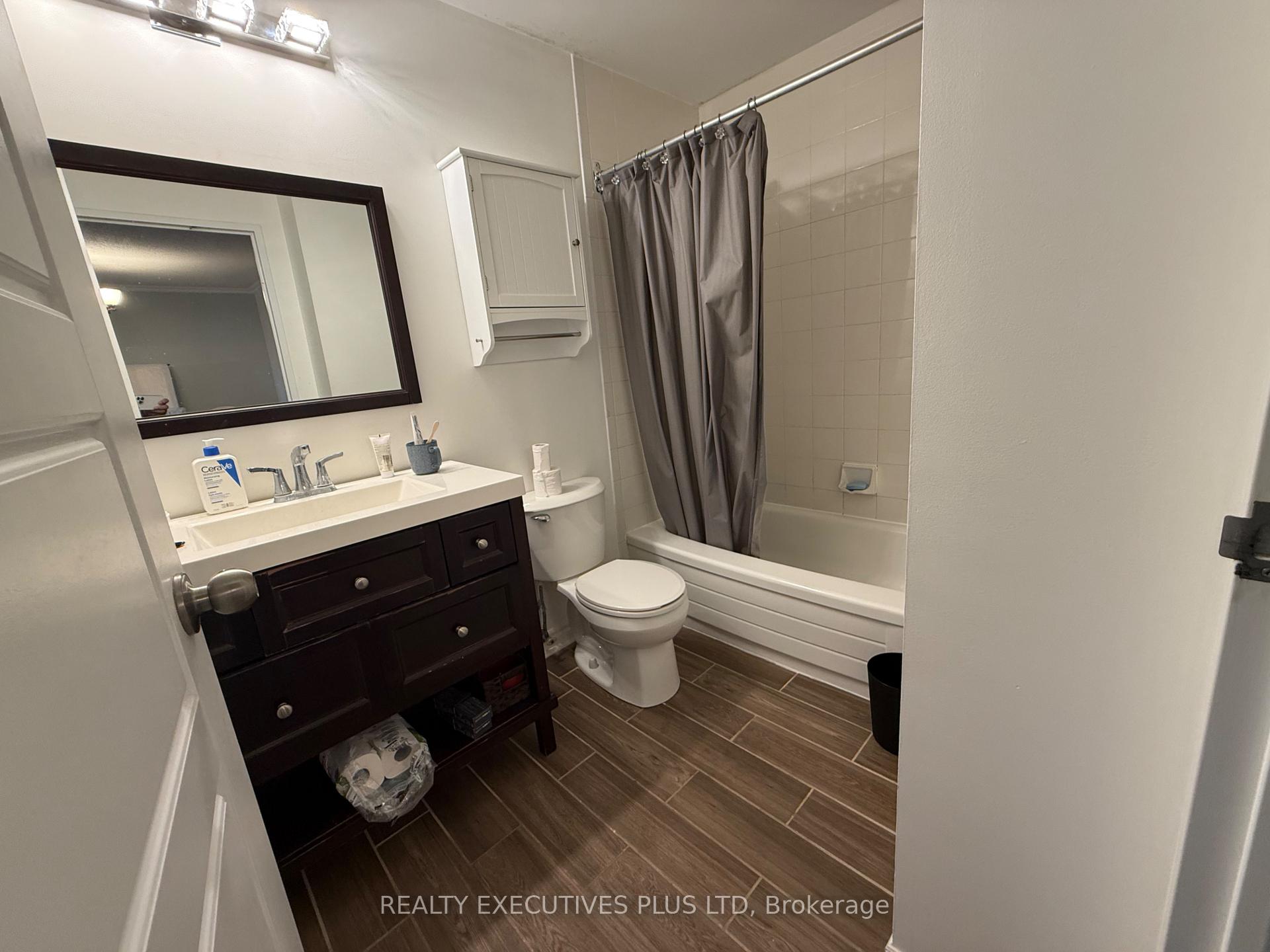 Photo 27 of Unit 806, 858 Commissioners Road E, London, South H — HOMEH