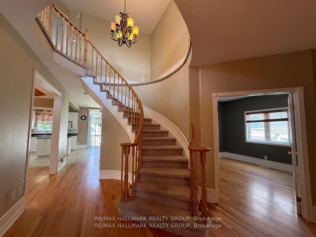 Photo 4 of 1111 Lichen Avenue, Ottawa, Avalon East — HOMEH