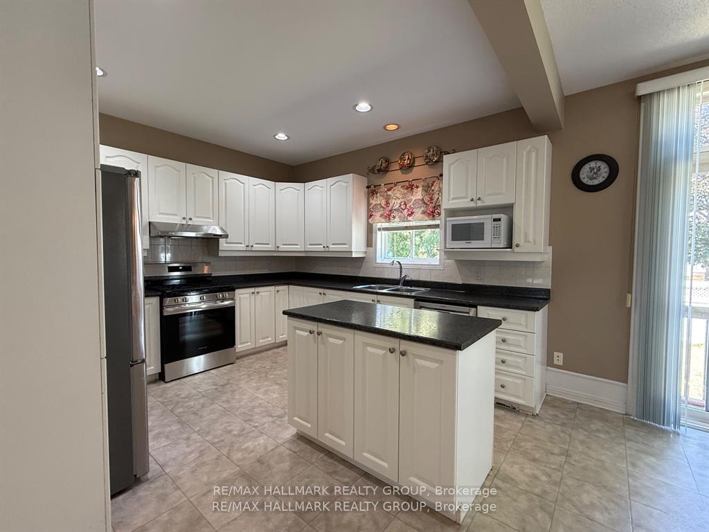 Photo 10 of 1111 Lichen Avenue, Ottawa, Avalon East — HOMEH