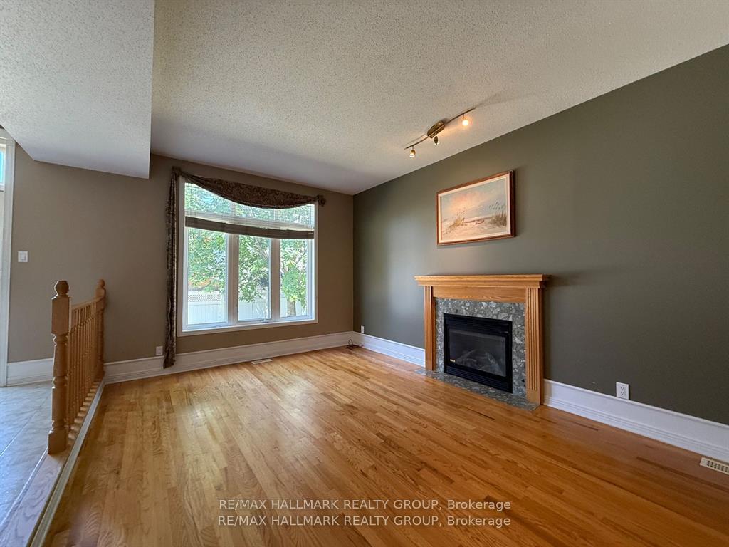 Photo 12 of 1111 Lichen Avenue, Ottawa, Avalon East — HOMEH