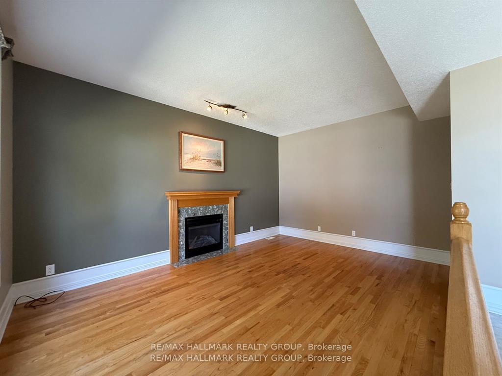 Photo 13 of 1111 Lichen Avenue, Ottawa, Avalon East — HOMEH