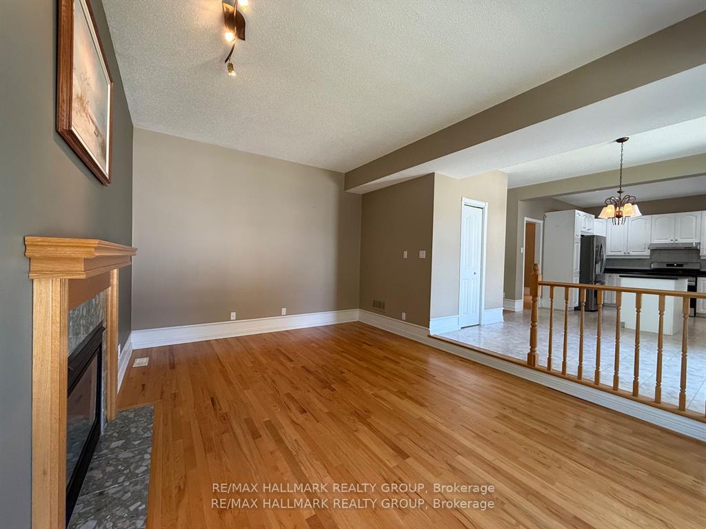 Photo 14 of 1111 Lichen Avenue, Ottawa, Avalon East — HOMEH