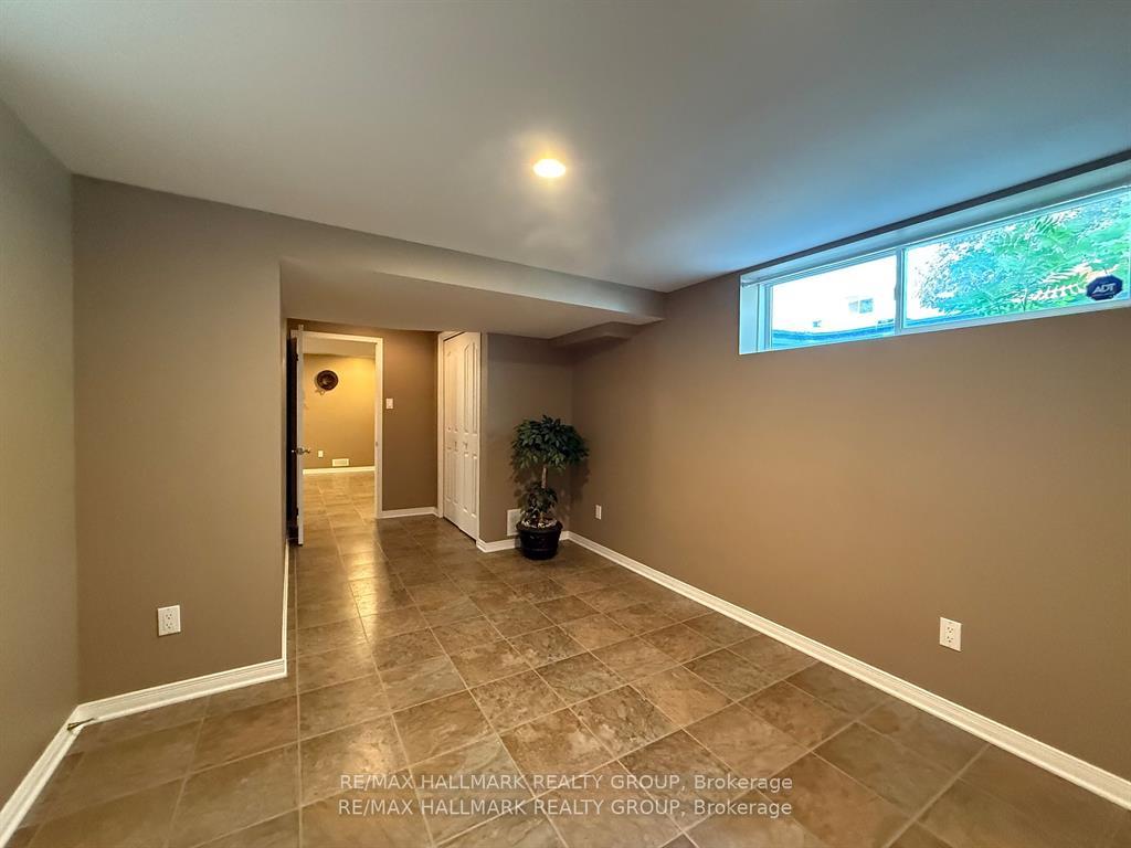 Photo 25 of 1111 Lichen Avenue, Ottawa, Avalon East — HOMEH