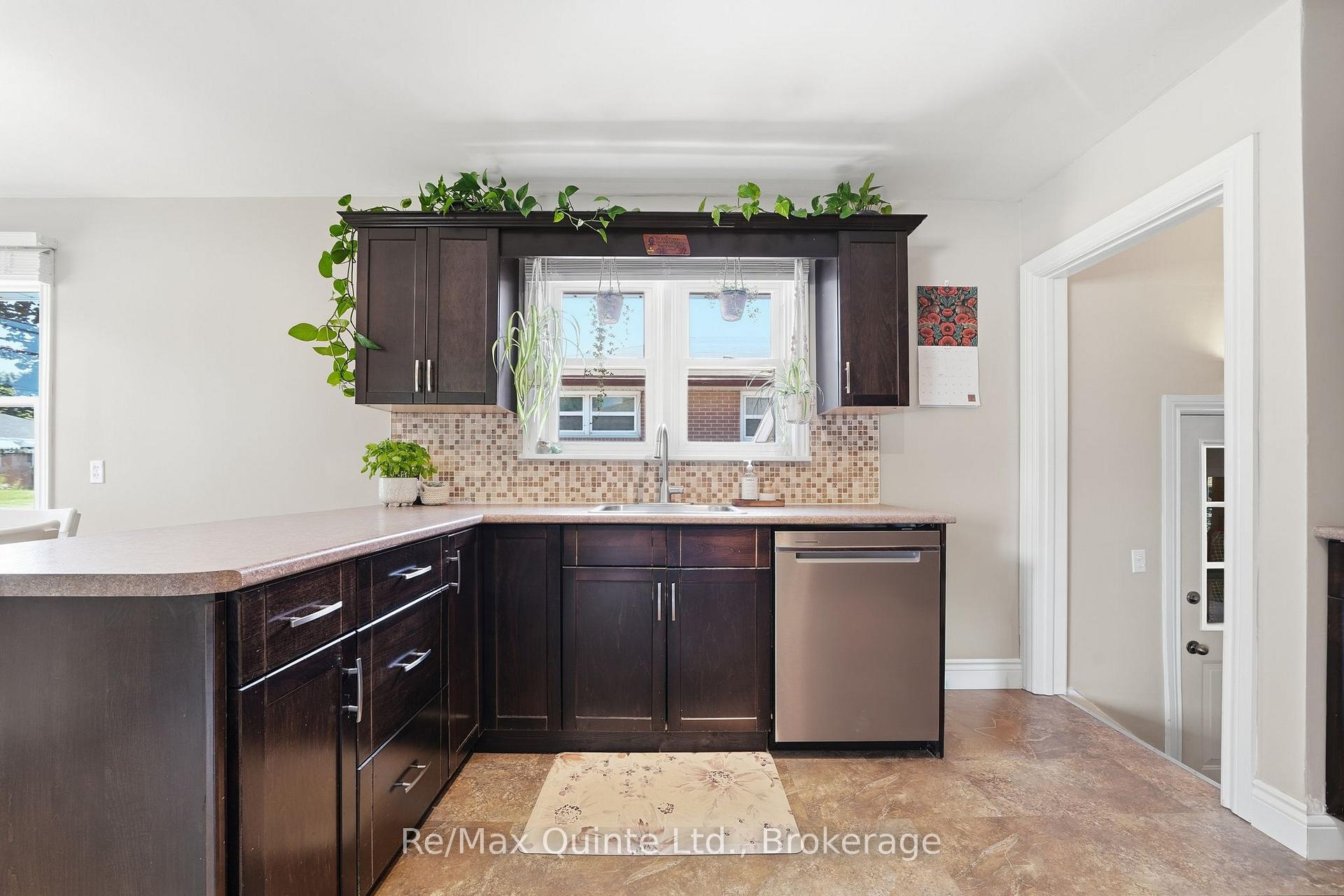 Photo 12 of 248 Farley Avenue, Belleville, Belleville Ward — HOMEH