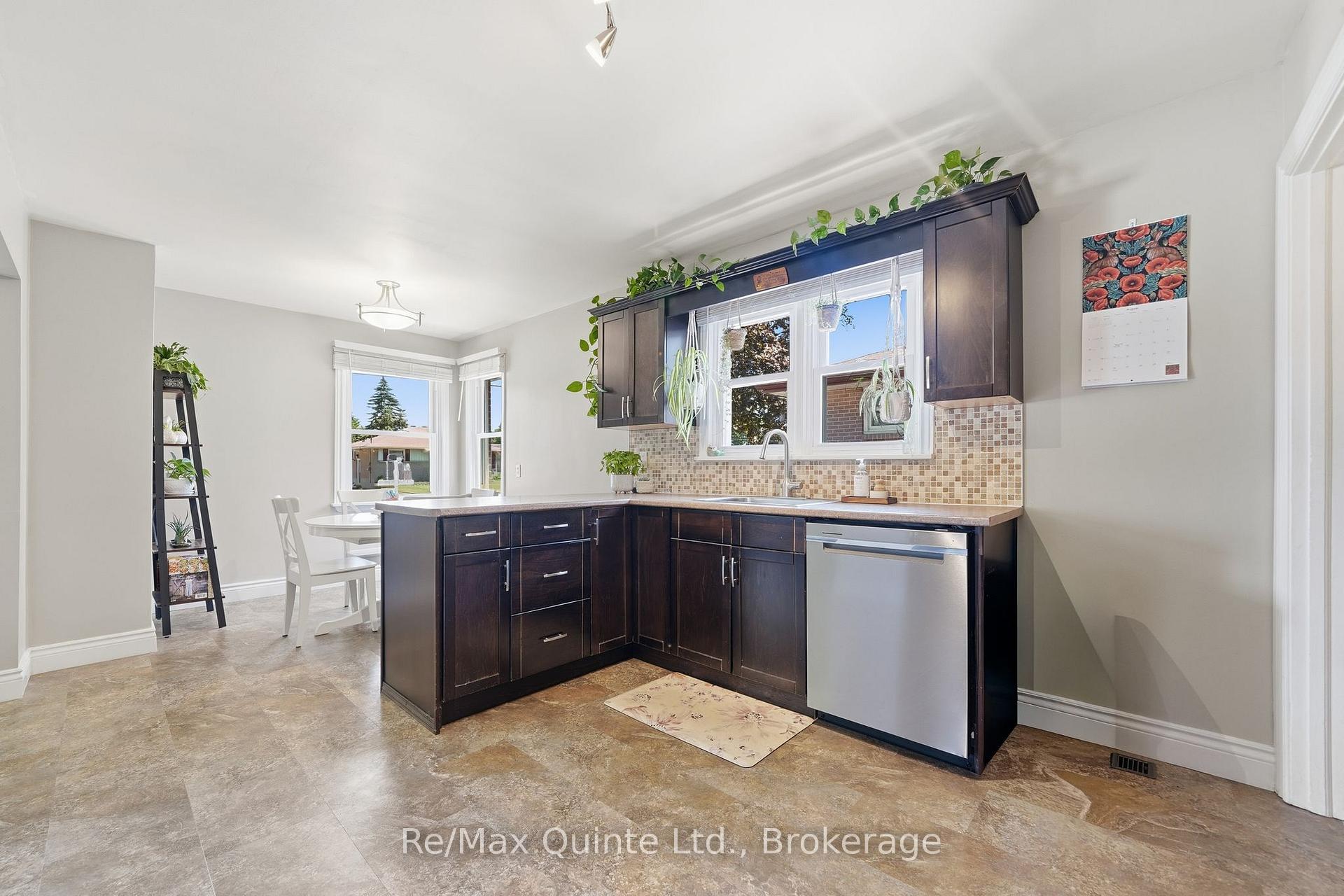 Photo 13 of 248 Farley Avenue, Belleville, Belleville Ward — HOMEH
