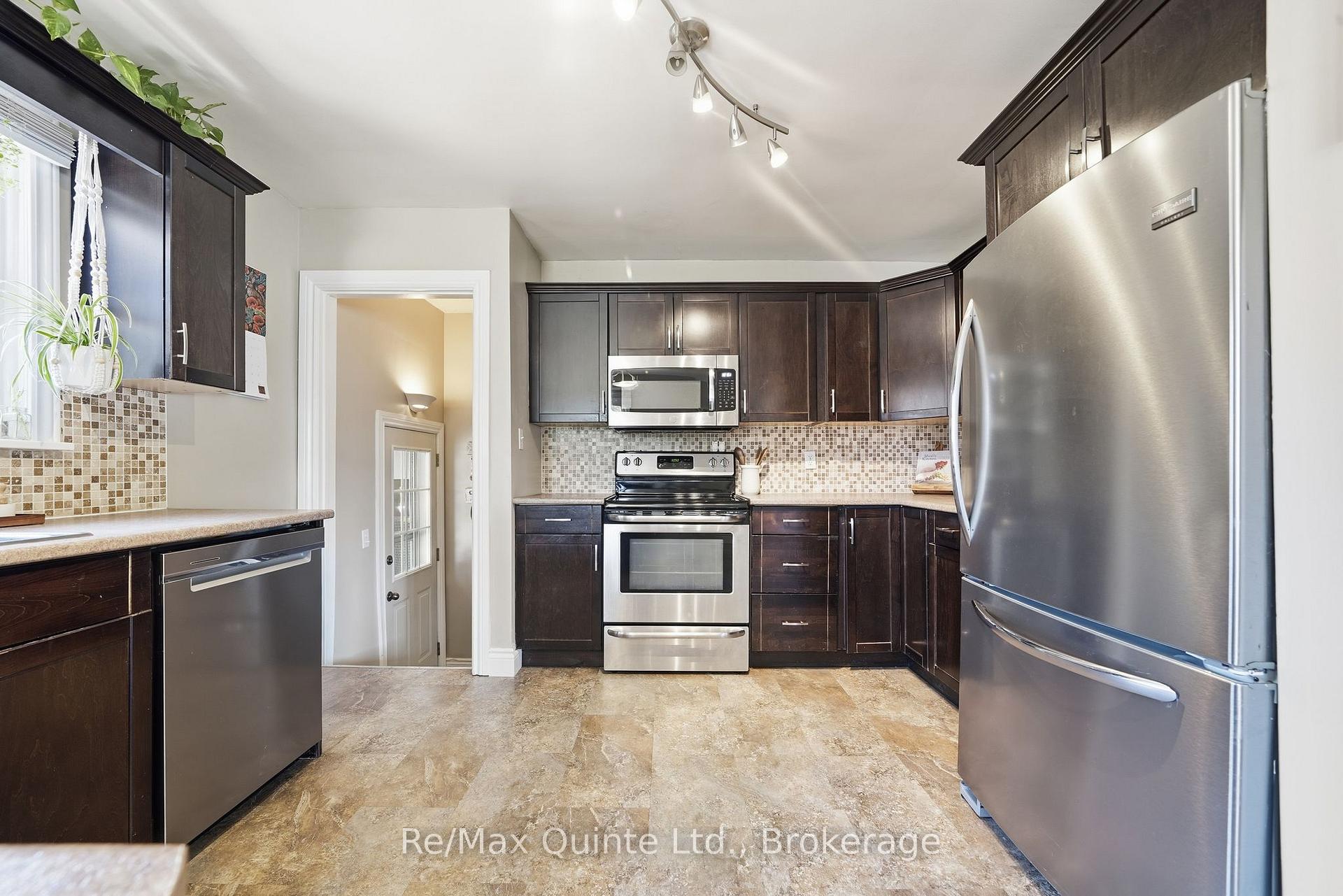 Photo 24 of 248 Farley Avenue, Belleville, Belleville Ward — HOMEH