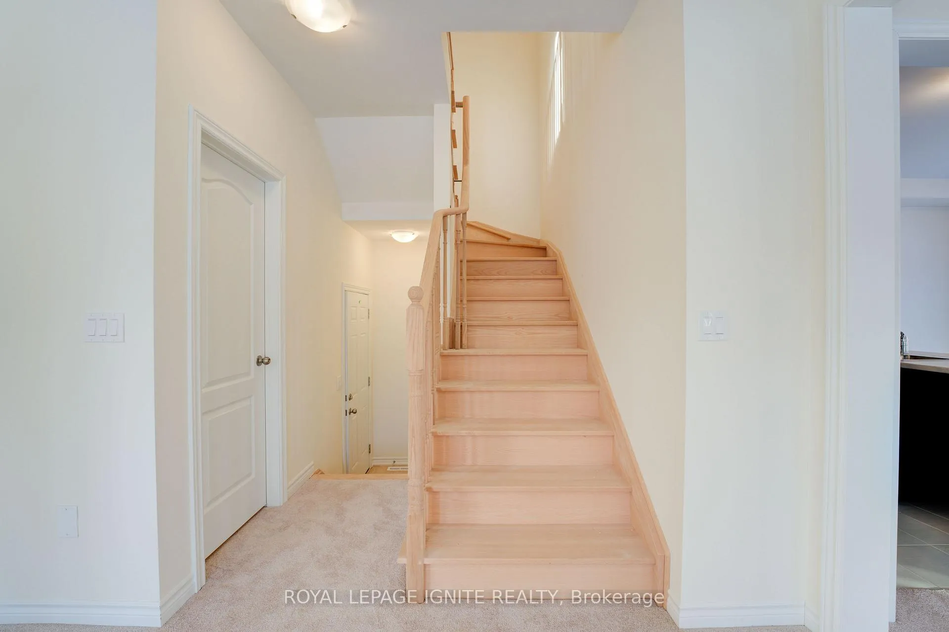 Photo 17 of 21 Raines Road, Scugog, Port Perry — HOMEH