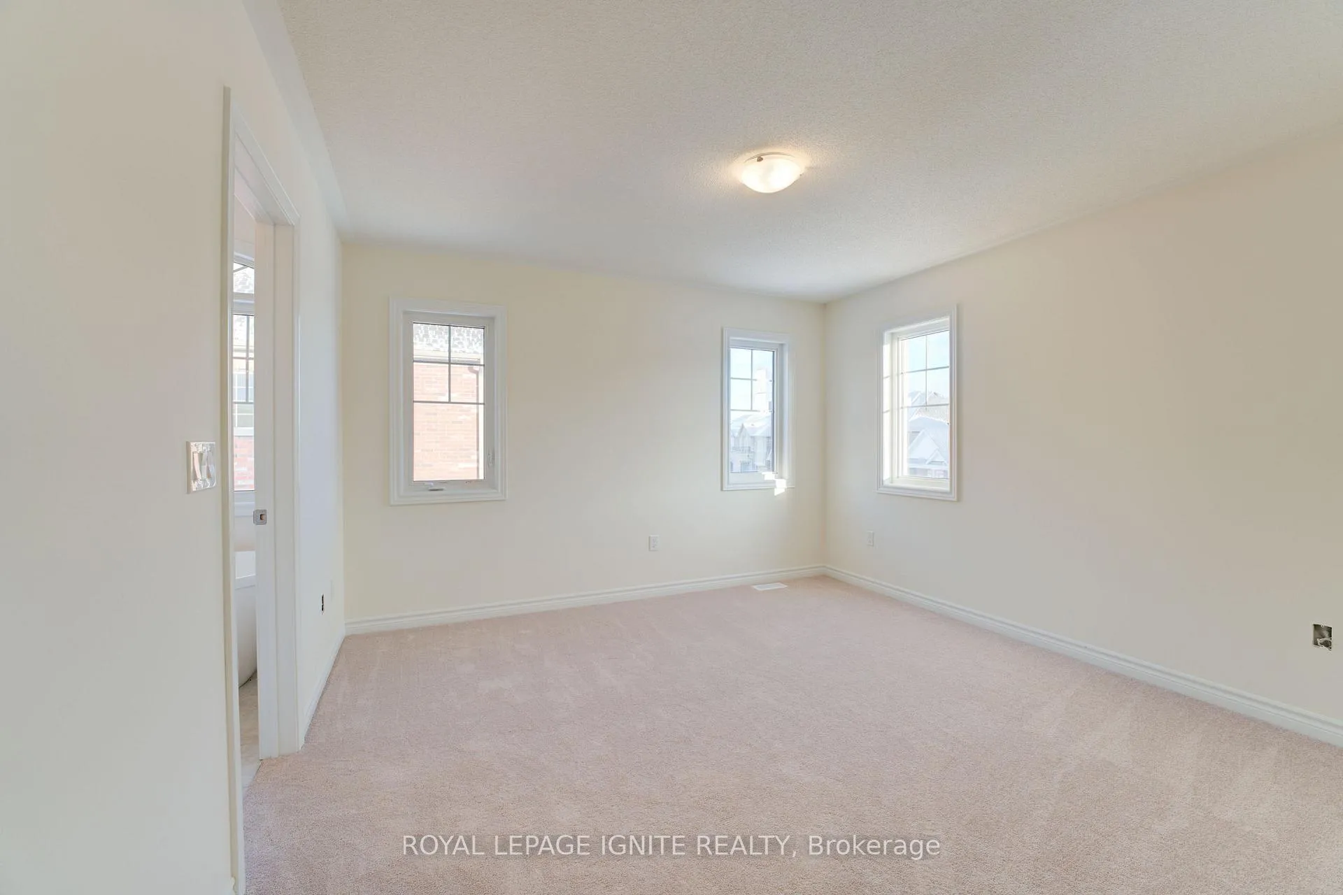 Photo 27 of 21 Raines Road, Scugog, Port Perry — HOMEH