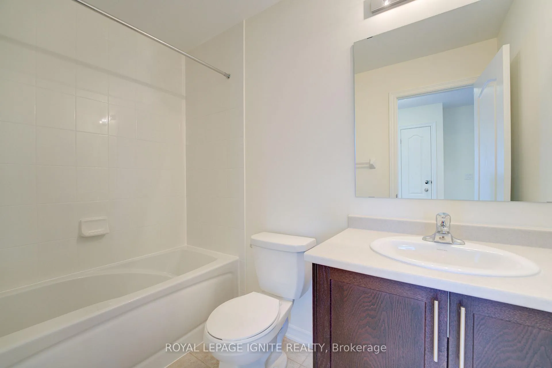 Photo 35 of 21 Raines Road, Scugog, Port Perry — HOMEH