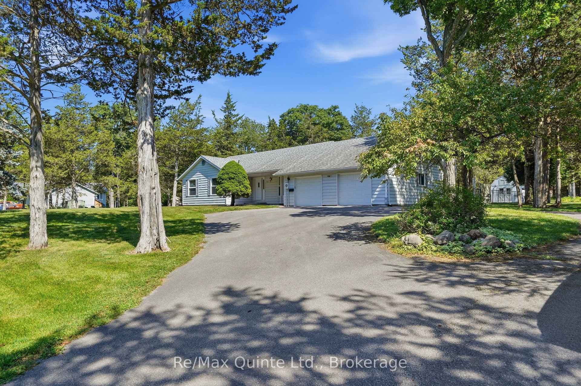 Photo 1 of 1076 Massassauga Road, Prince Edward County, Ameliasburg Ward — HOMEH