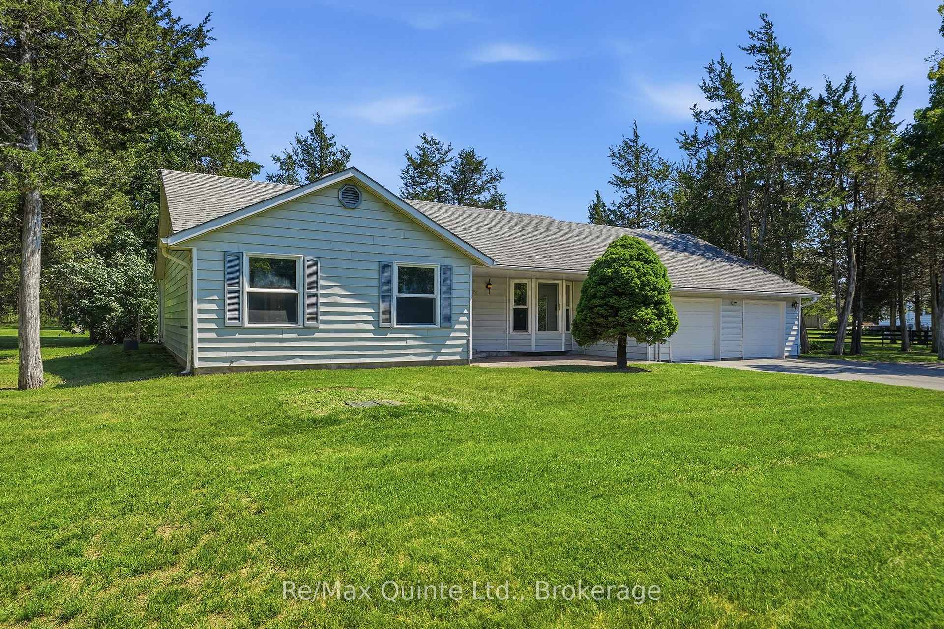 Photo 4 of 1076 Massassauga Road, Prince Edward County, Ameliasburg Ward — HOMEH