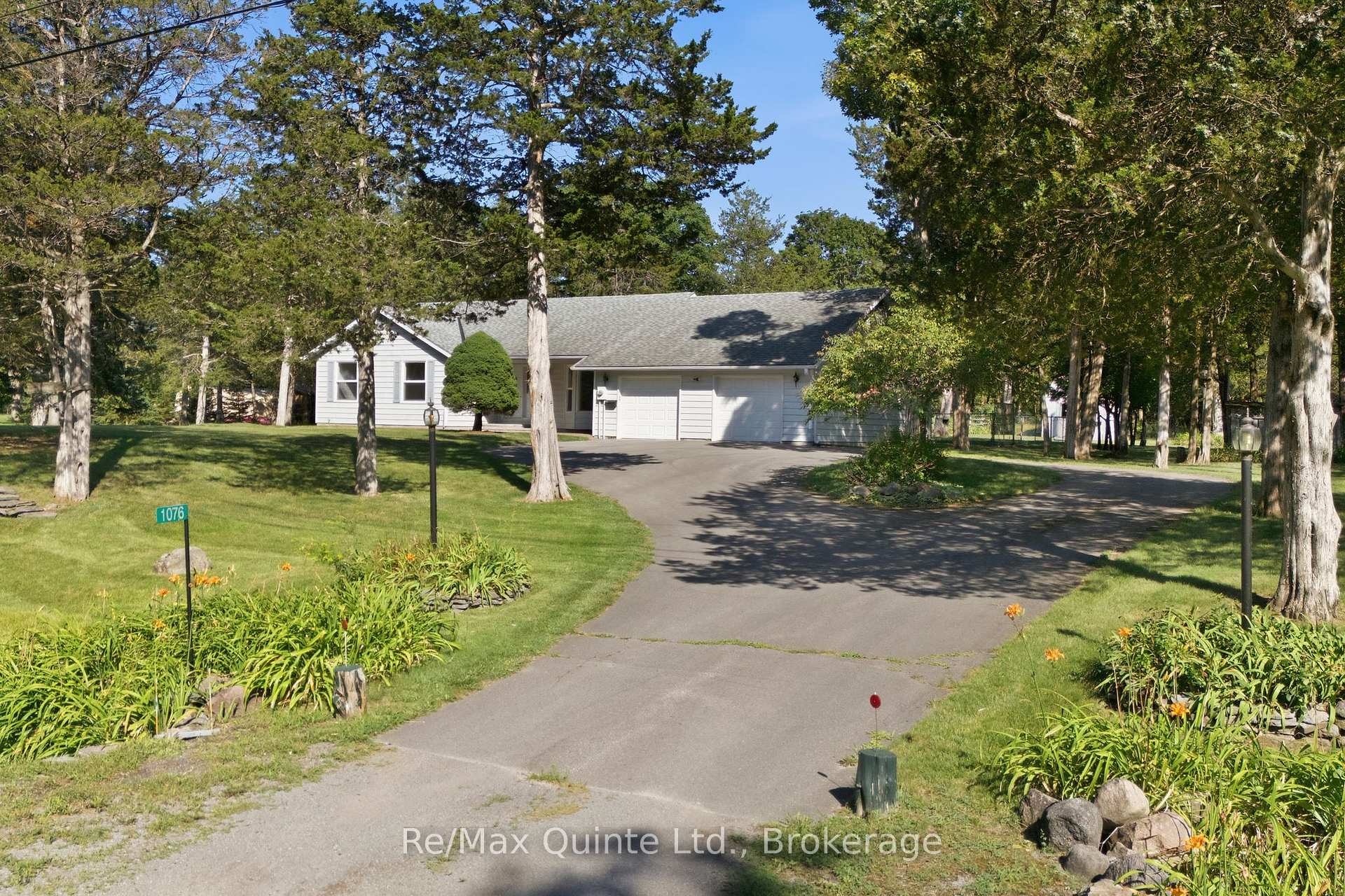 Photo 5 of 1076 Massassauga Road, Prince Edward County, Ameliasburg Ward — HOMEH