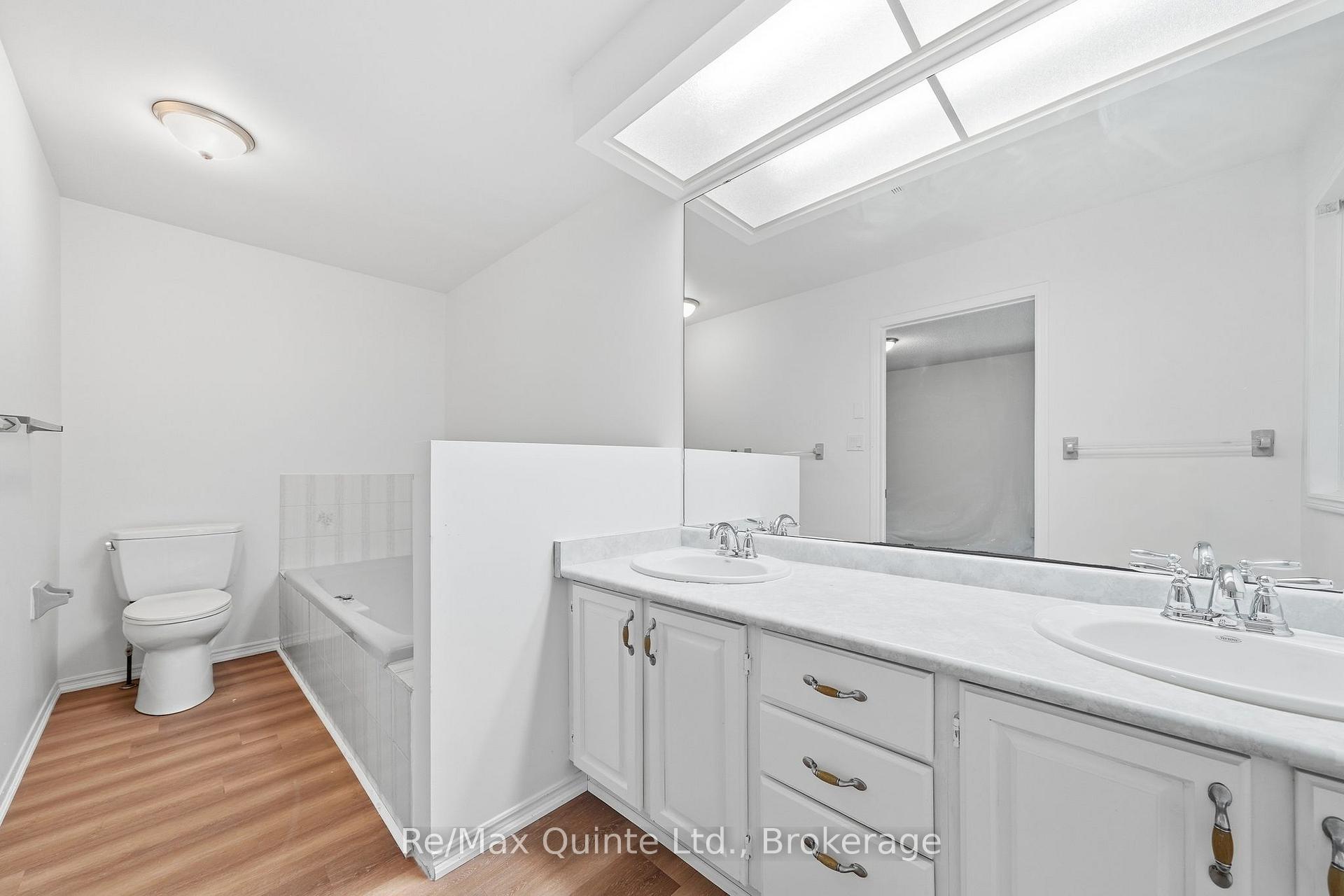 Photo 25 of 1076 Massassauga Road, Prince Edward County, Ameliasburg Ward — HOMEH
