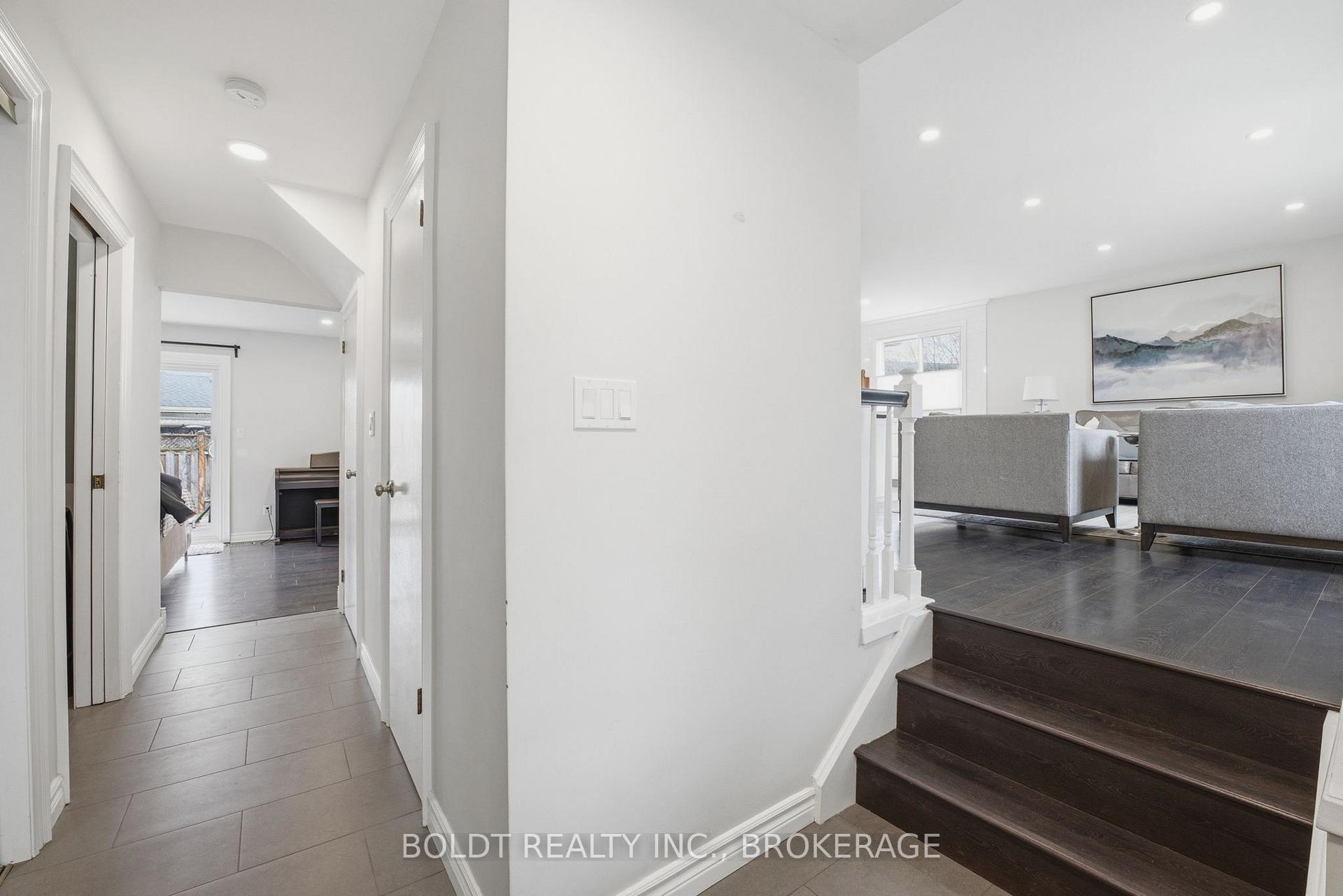 Photo 6 of 3 Wendover Place, St. Catharines, Lakeshore — HOMEH