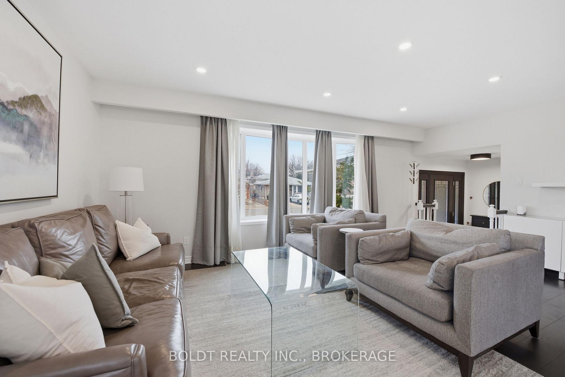 Photo 8 of 3 Wendover Place, St. Catharines, Lakeshore — HOMEH