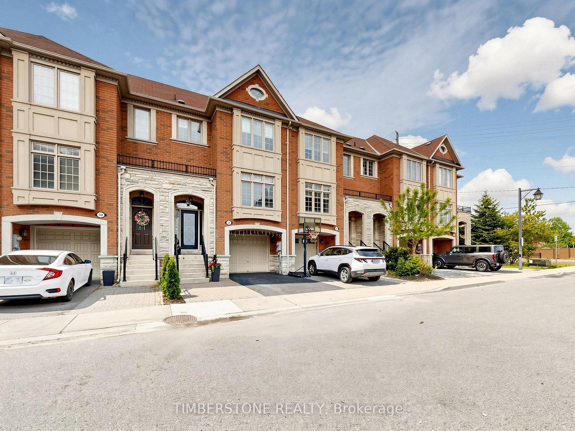 Photo 2 of 32 George Bogg Road, Vaughan, East Woodbridge — HOMEH