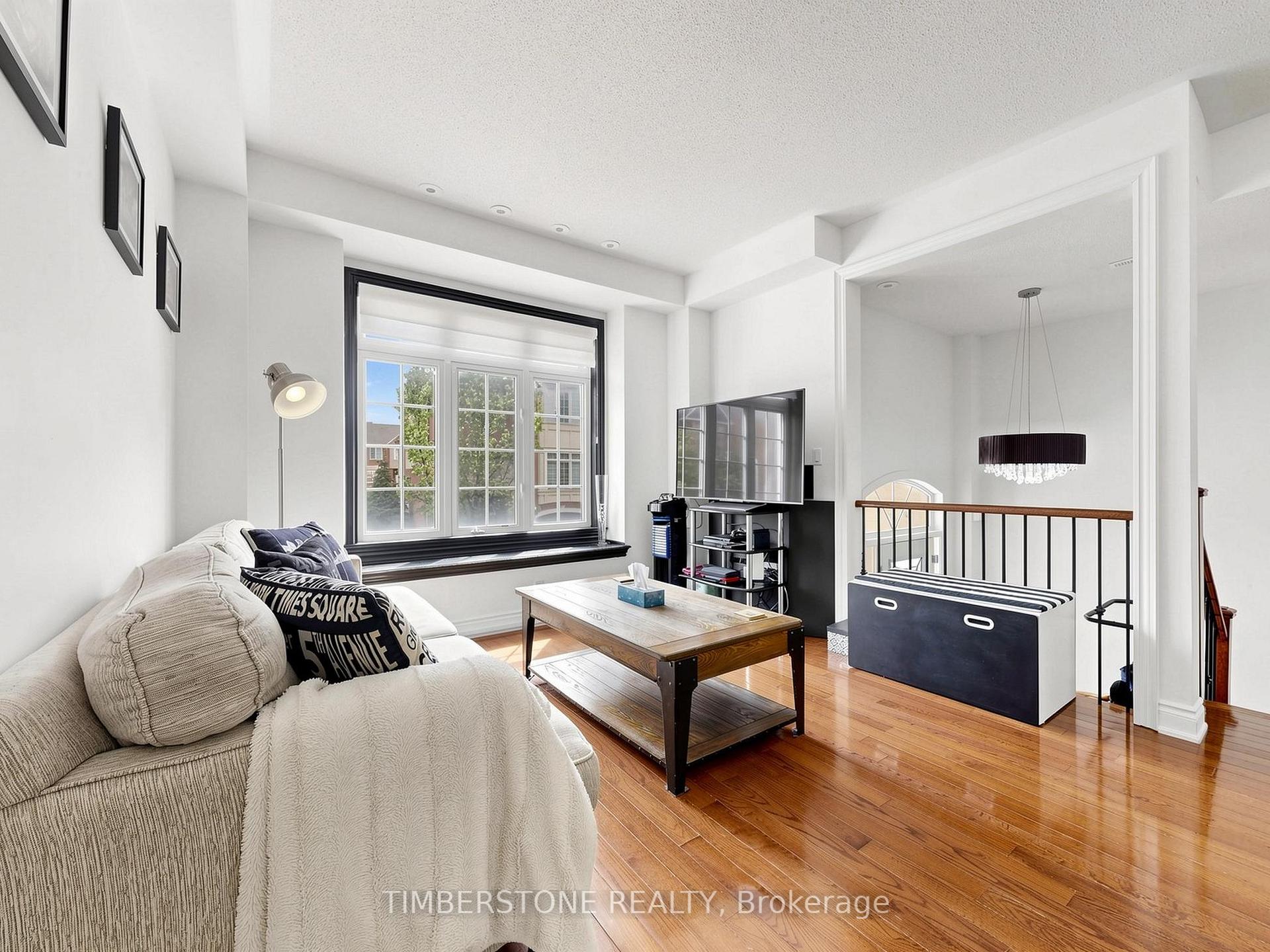 Photo 6 of 32 George Bogg Road, Vaughan, East Woodbridge — HOMEH