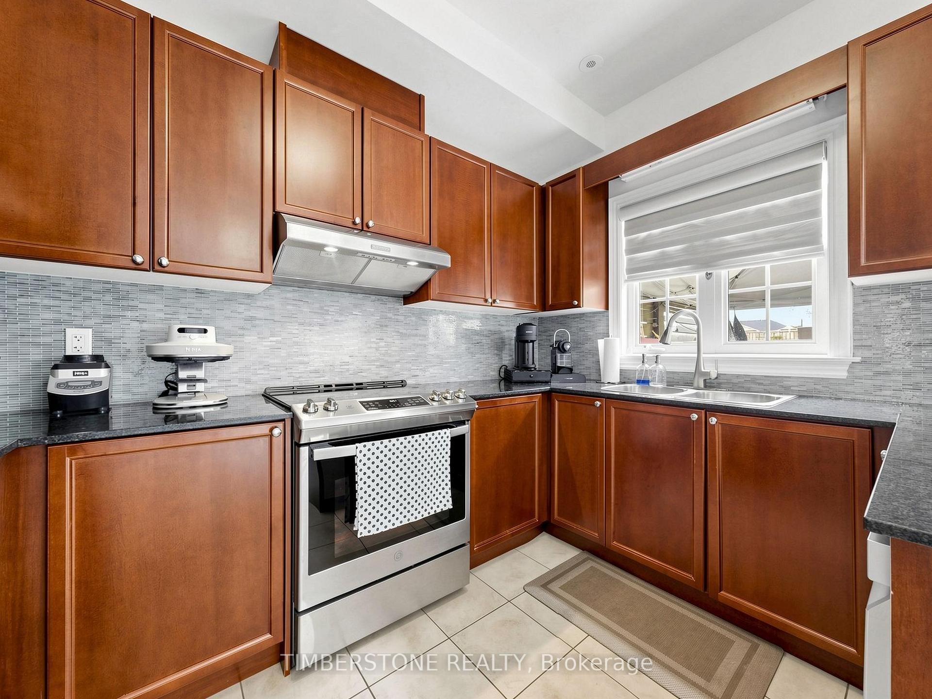 Photo 18 of 32 George Bogg Road, Vaughan, East Woodbridge — HOMEH
