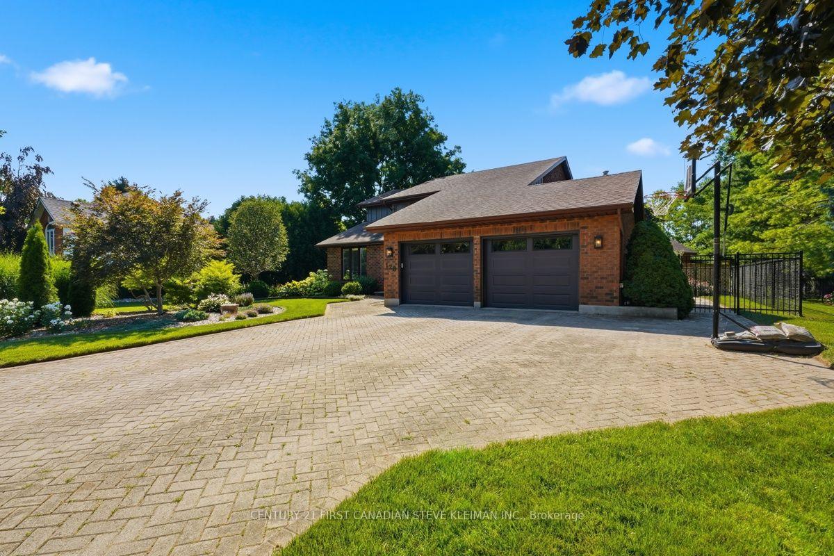 Photo 3 of 128 Salisbury Drive, Middlesex Centre, Birr — HOMEH