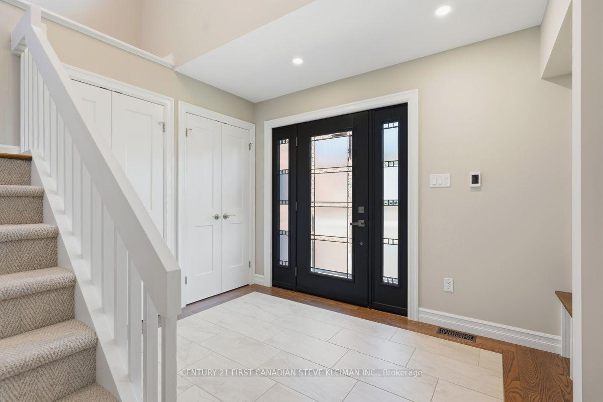 Photo 5 of 128 Salisbury Drive, Middlesex Centre, Birr — HOMEH