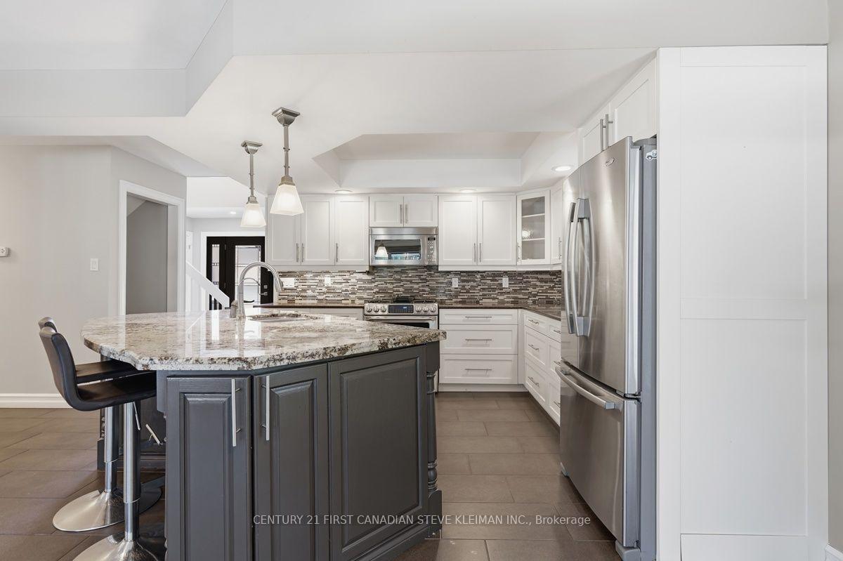 Photo 11 of 128 Salisbury Drive, Middlesex Centre, Birr — HOMEH