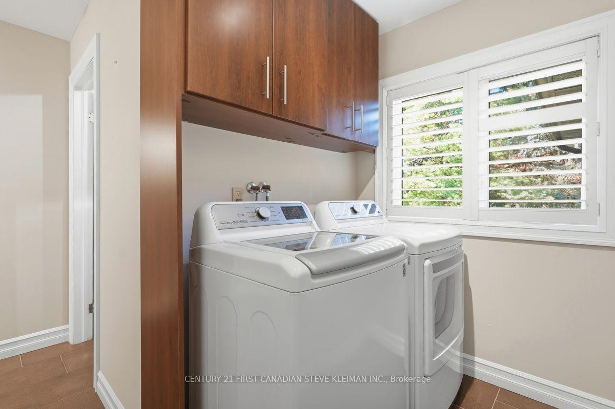 Photo 18 of 128 Salisbury Drive, Middlesex Centre, Birr — HOMEH