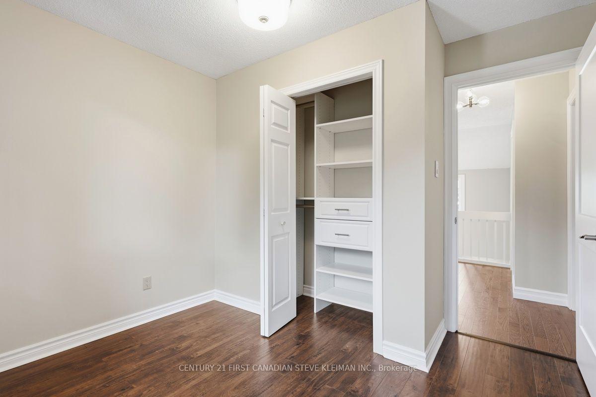 Photo 26 of 128 Salisbury Drive, Middlesex Centre, Birr — HOMEH