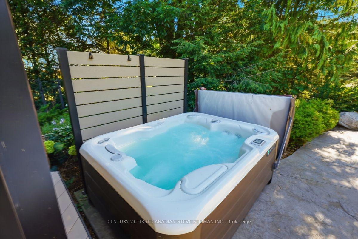 Photo 46 of 128 Salisbury Drive, Middlesex Centre, Birr — HOMEH
