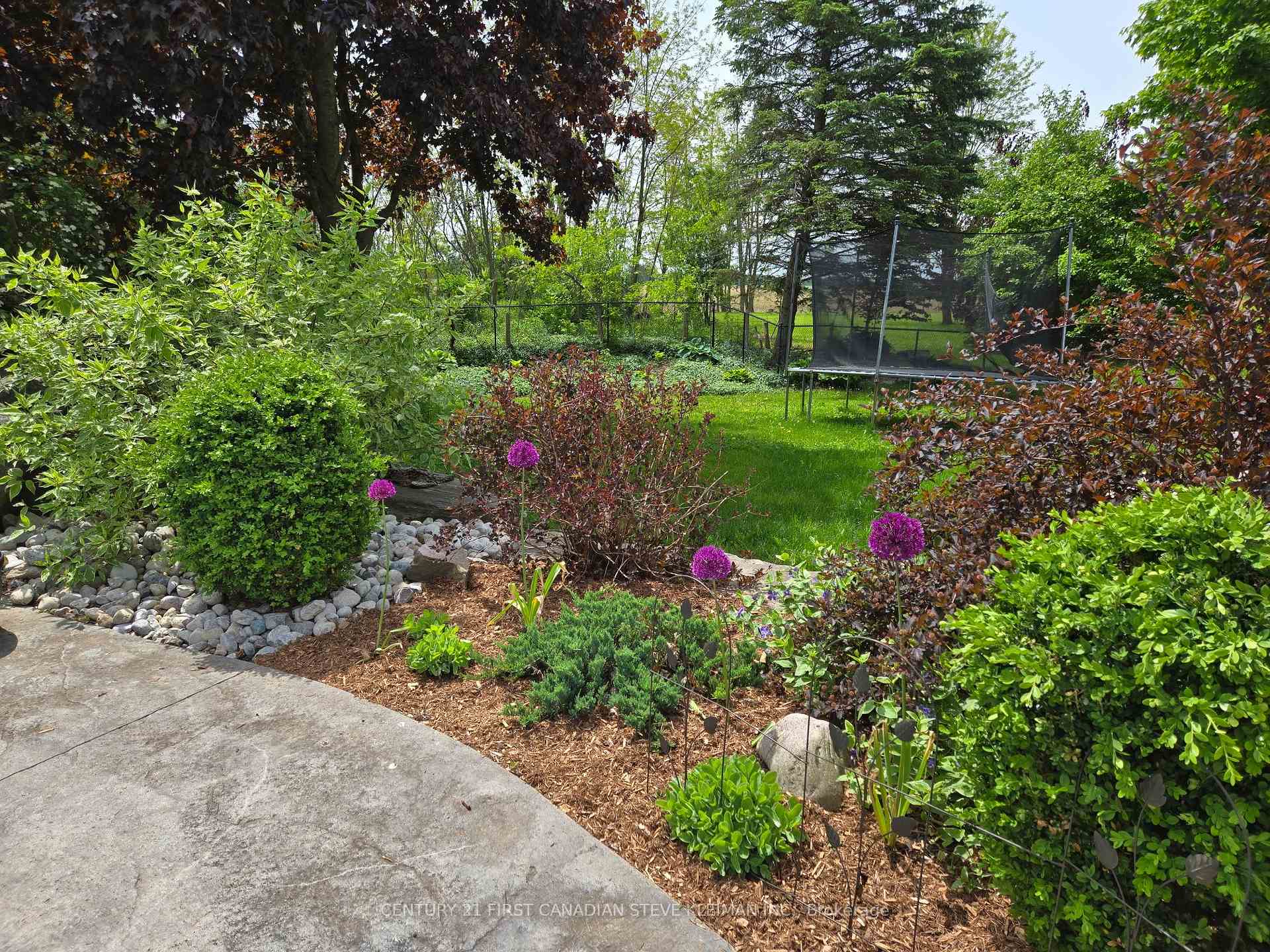 Photo 57 of 128 Salisbury Drive, Middlesex Centre, Birr — HOMEH