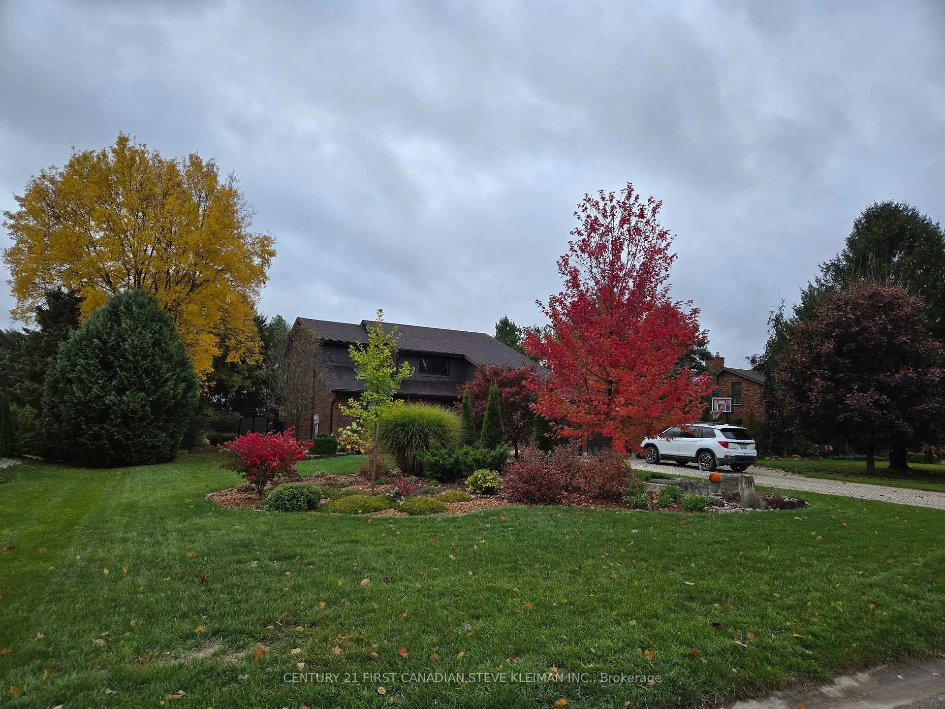 Photo 2 of 128 Salisbury Drive, Middlesex Centre, Birr — HOMEH