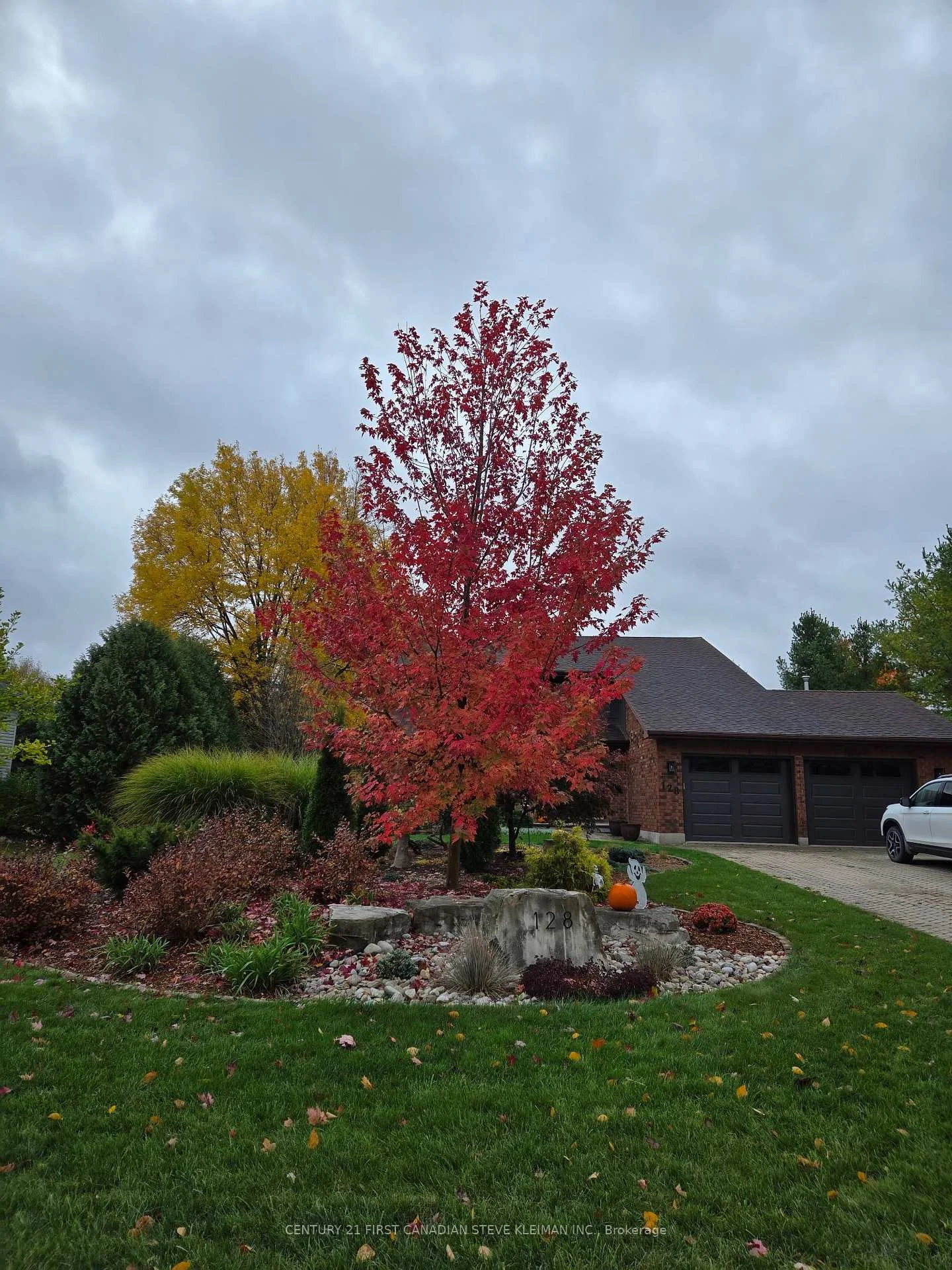 Photo 6 of 128 Salisbury Drive, Middlesex Centre, Birr — HOMEH