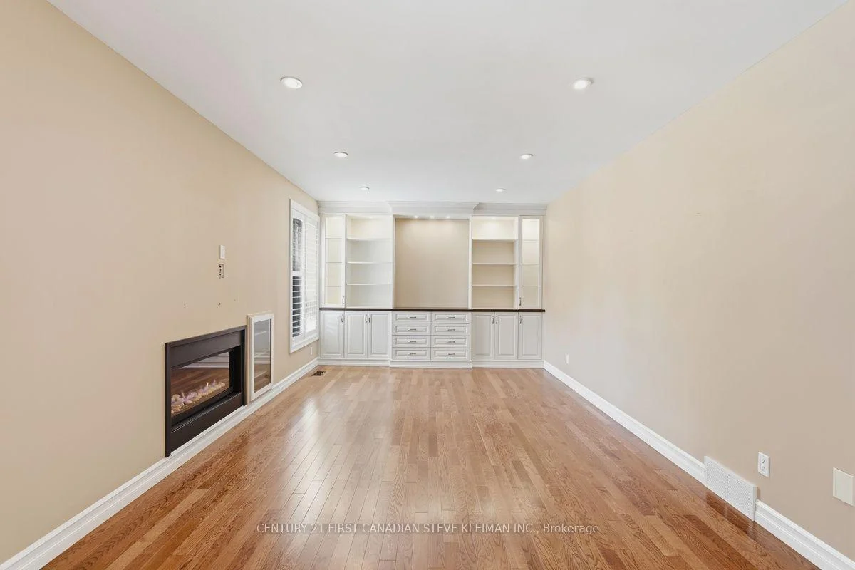 Photo 23 of 128 Salisbury Drive, Middlesex Centre, Birr — HOMEH