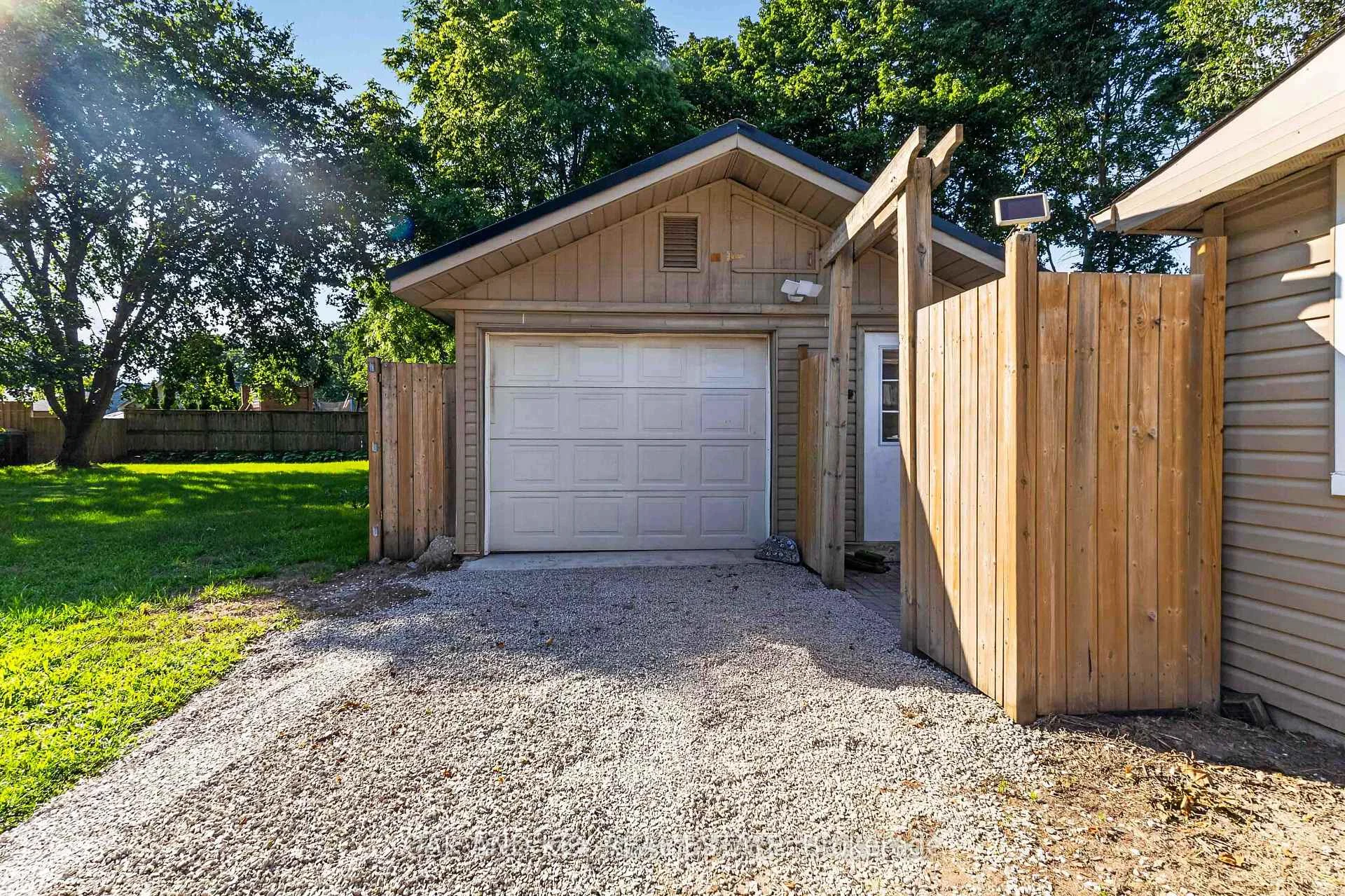 Photo 91 of 125 Keefer Street, Strathroy-Caradoc, SW — HOMEH