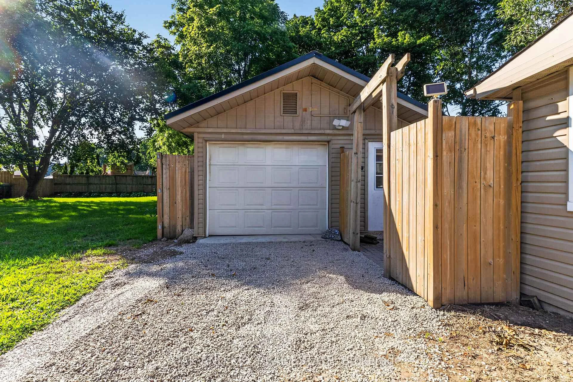 Photo 99 of 125 Keefer Street, Strathroy-Caradoc, SW — HOMEH