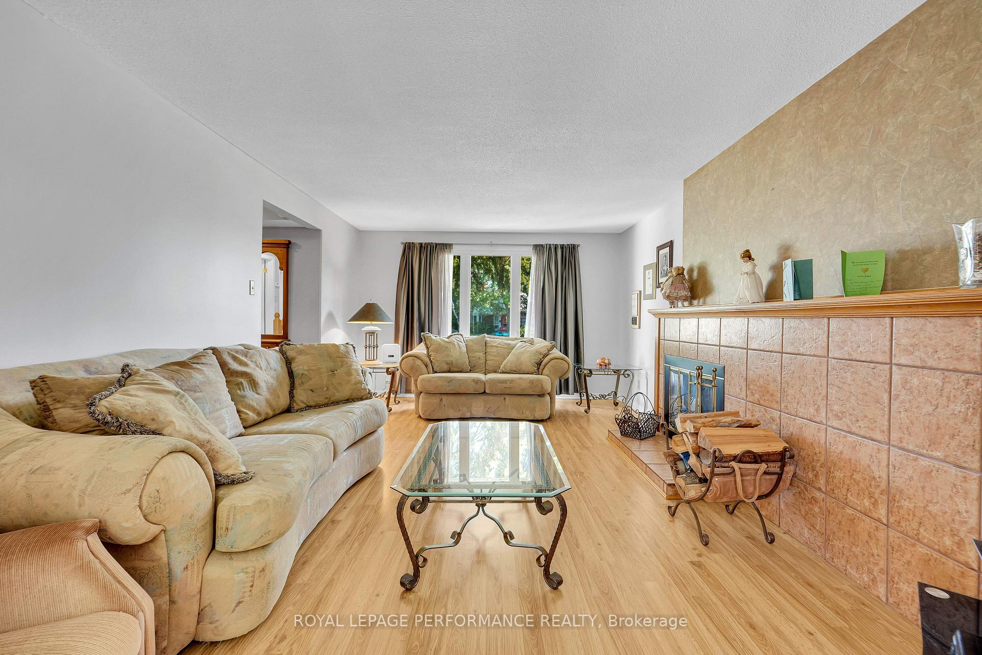 Photo 7 of 1080 Cloverlawn Court, Ottawa, Beacon Hill South — HOMEH