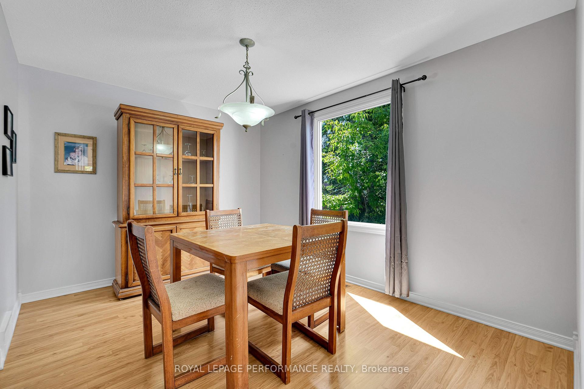 Photo 9 of 1080 Cloverlawn Court, Ottawa, Beacon Hill South — HOMEH