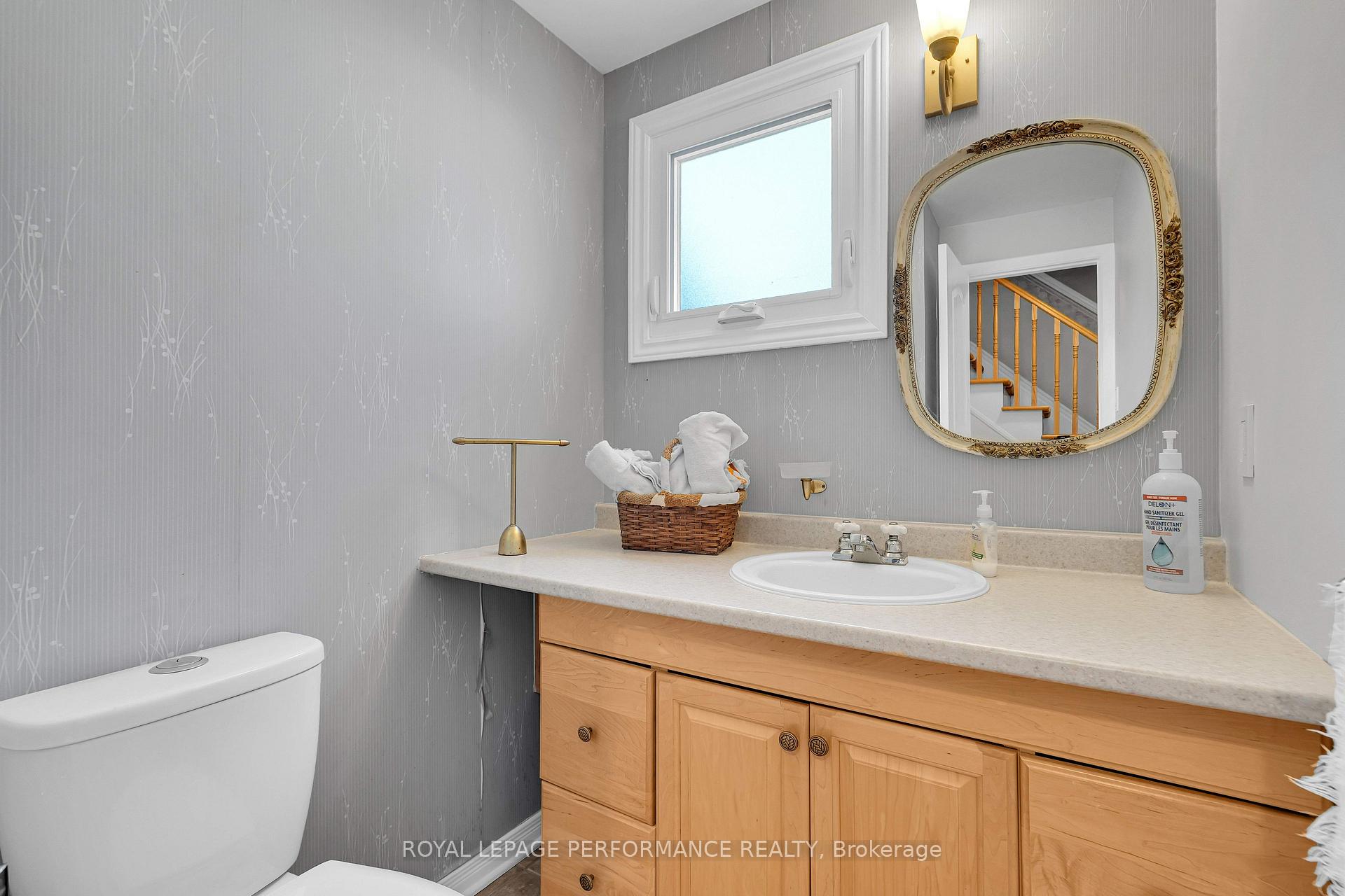 Photo 16 of 1080 Cloverlawn Court, Ottawa, Beacon Hill South — HOMEH